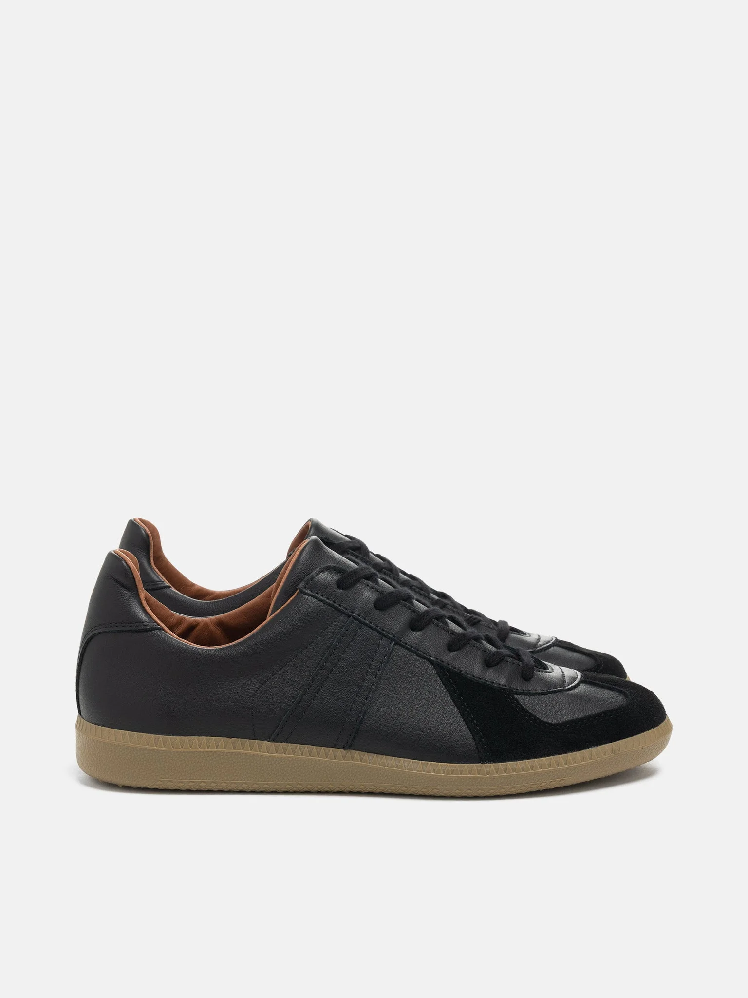 1700L German Military Trainer Black - 1