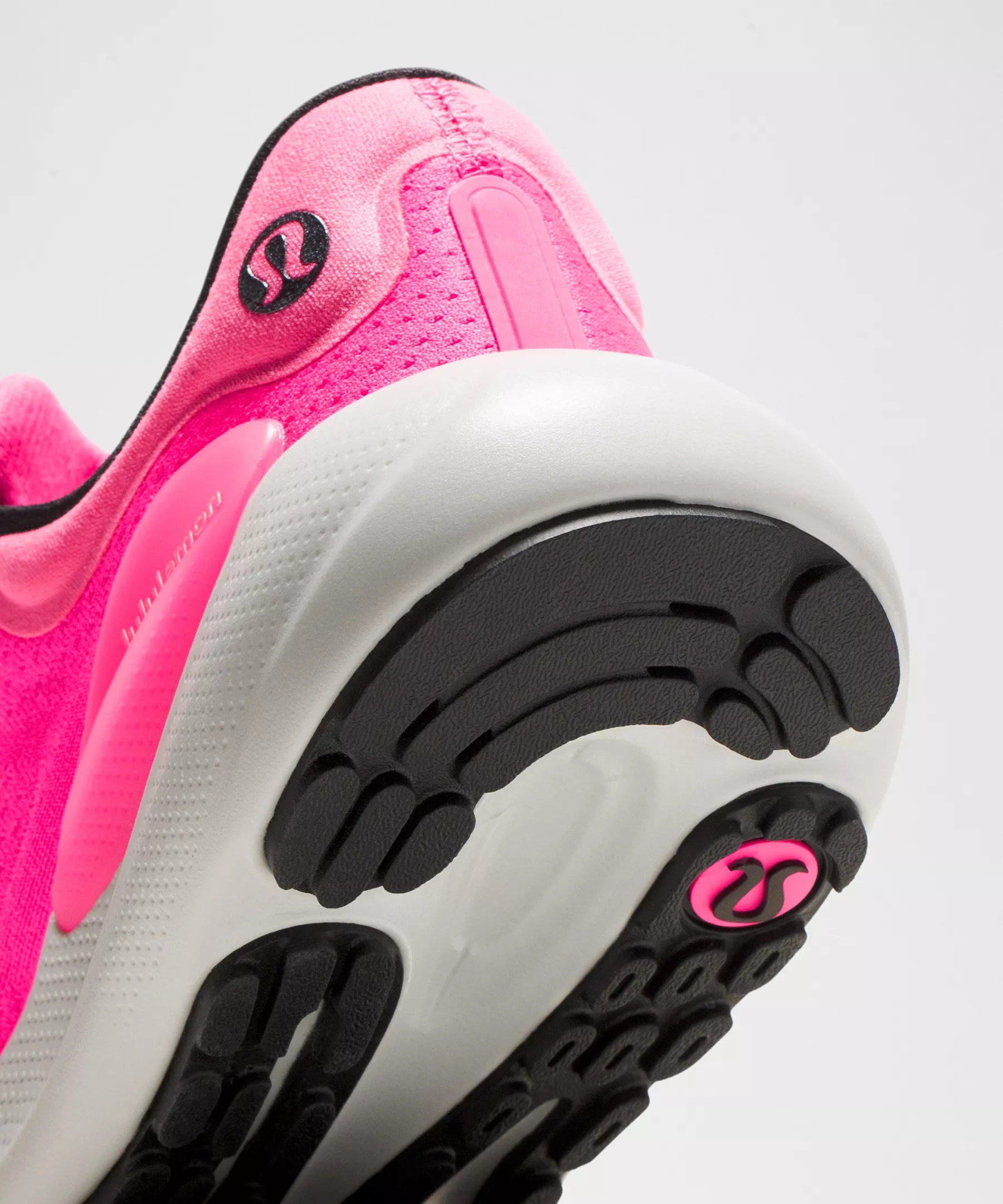Women's Beyondfeel Running Shoe - 8