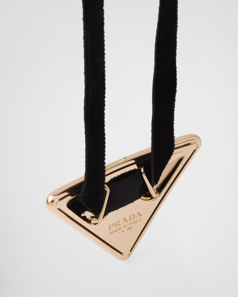 Eternal Gold choker with medium pendant in yellow gold 4