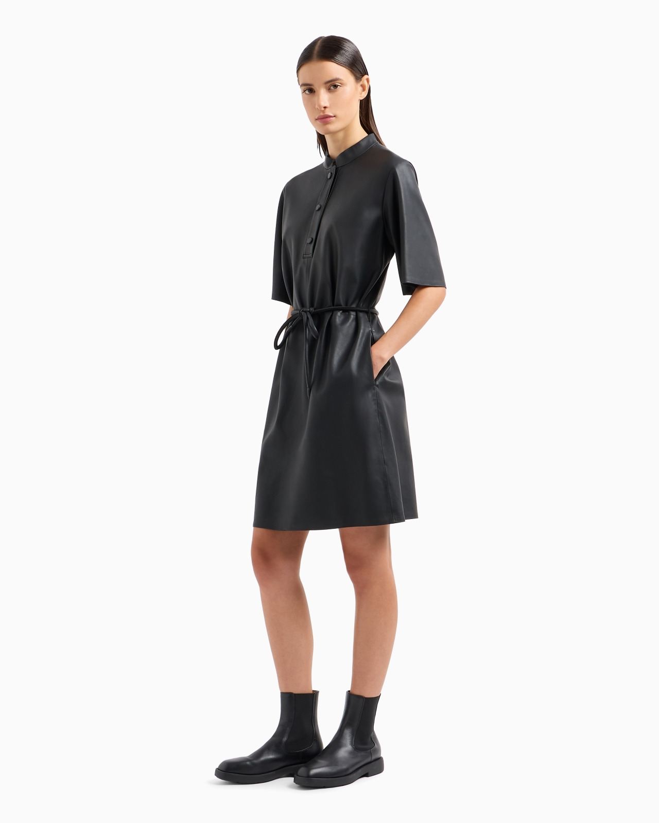 Short-sleeved dress in semi-aniline lambskin nappa leather with a belt - 2