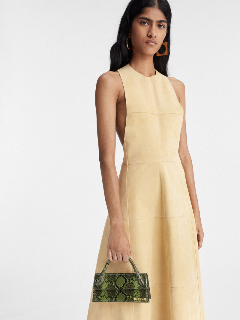 JACQUEMUS Le Chiquito long outlook