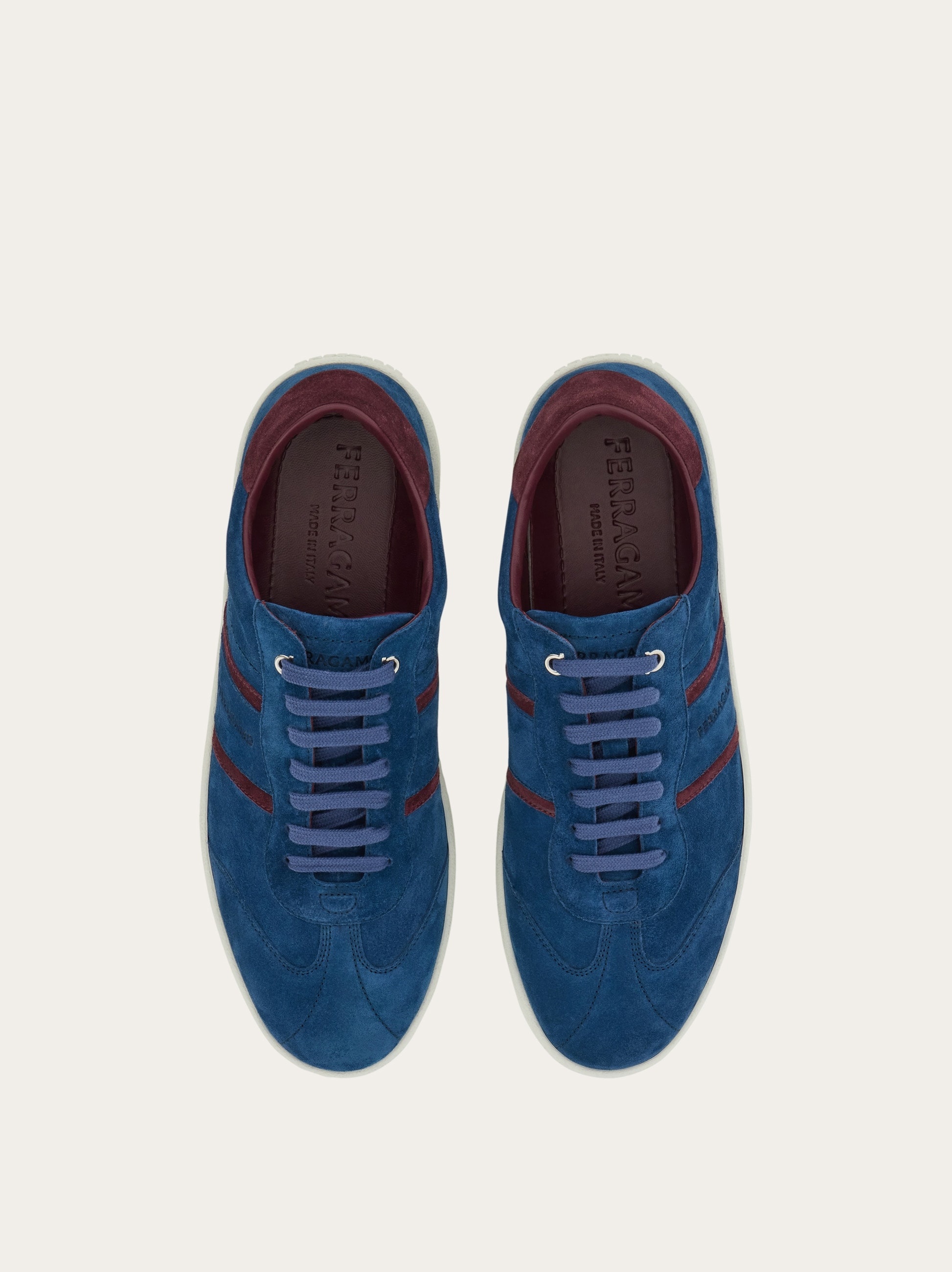 Low top sneaker with signature - 2