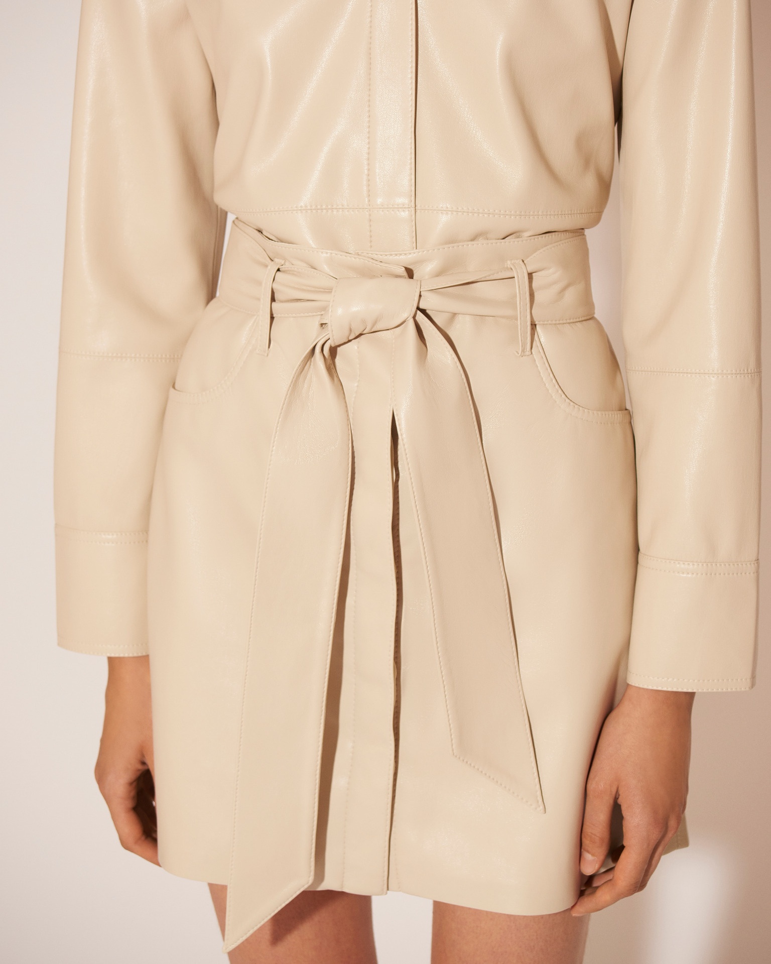 MEDA - Vegan leather mini skirt - Creme - 5