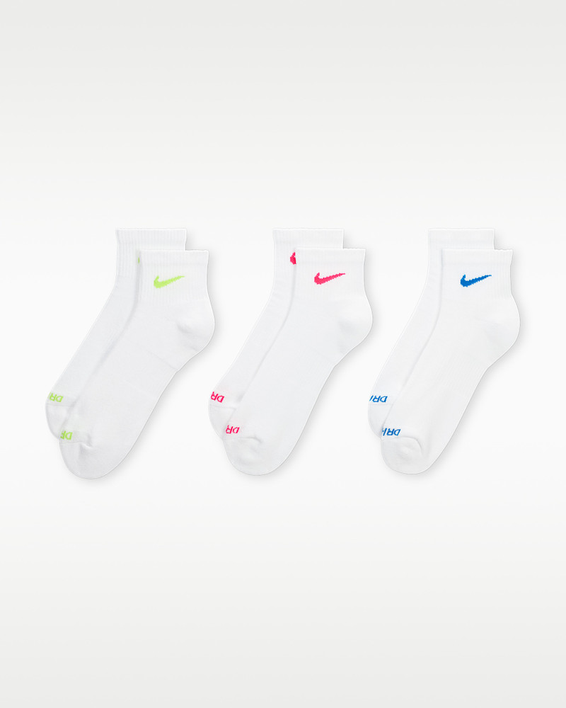 Nike Nike Everyday Plus Cushioned Training Ankle Socks (3 Pairs) outlook