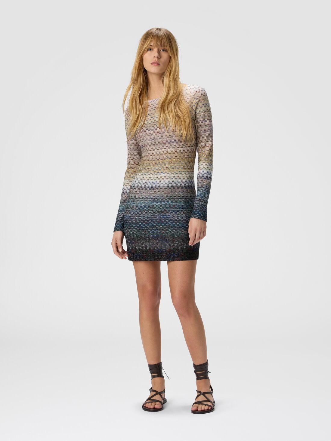 Mini boat-neck dress with staggered knit - 2