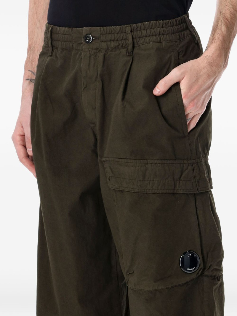 micro-reps boxy legs pocket lens pants 3