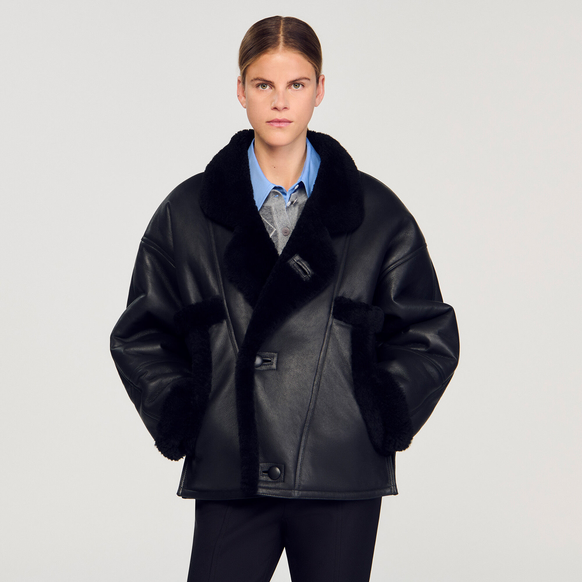 SHORT SHEARLING COAT - 4