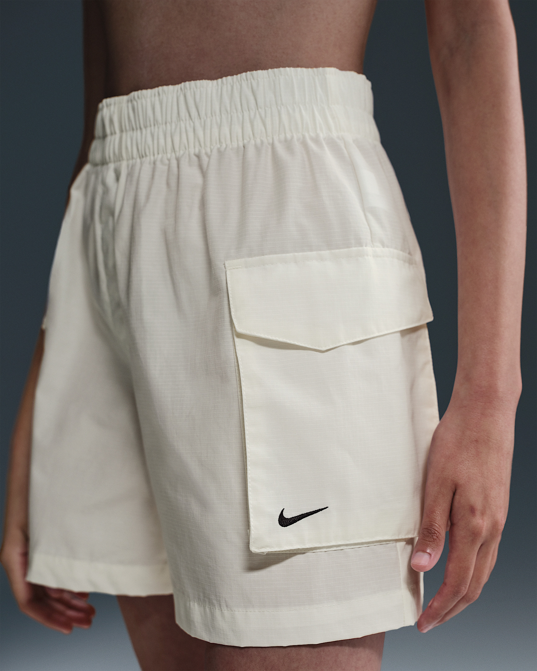 Nike Sportswear Essential Woven Women's High-Waisted 5" Cargo Shorts - 5
