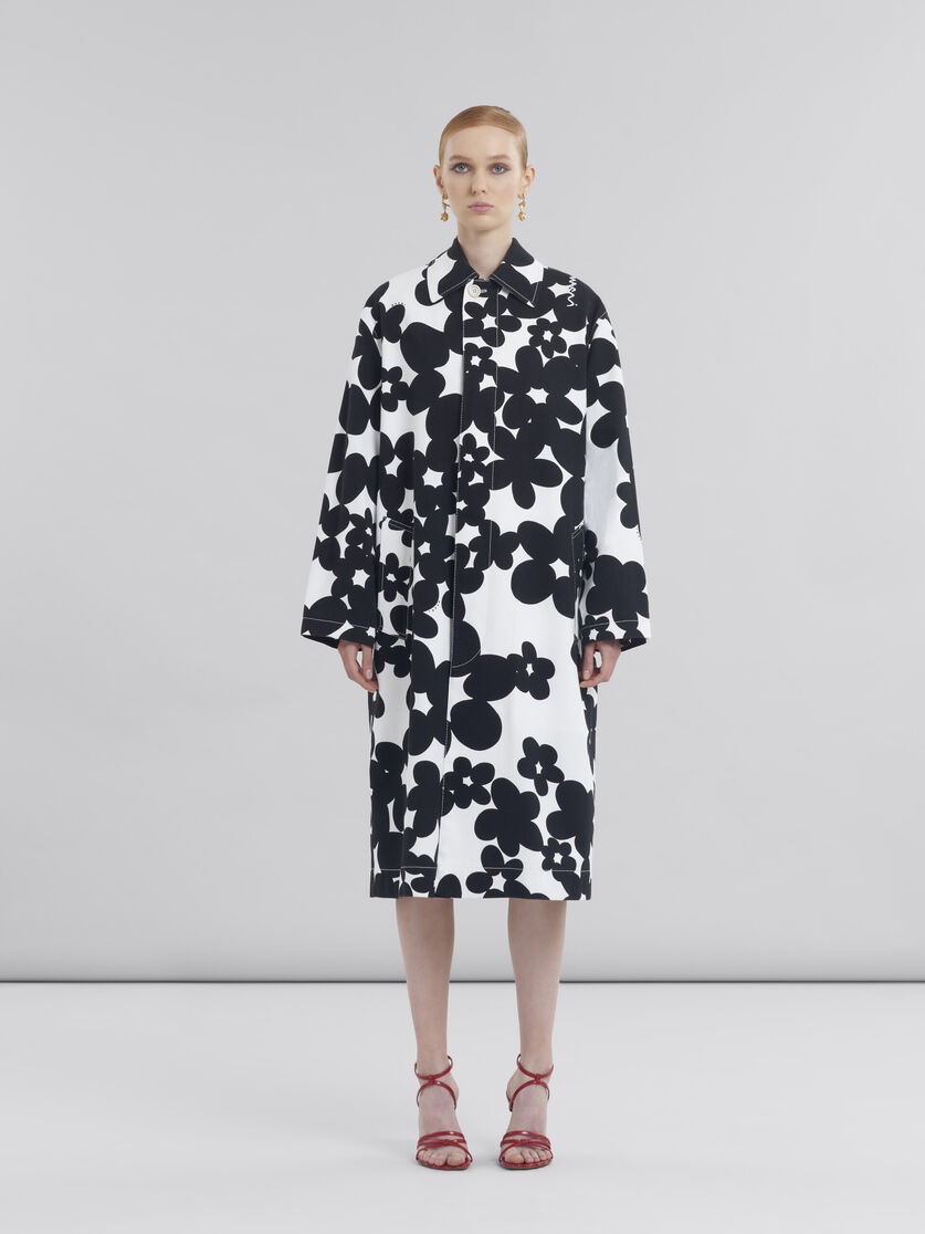 COTTON DUSTER COAT WITH BLACK AND WHITE DILLIES PRINT - 2
