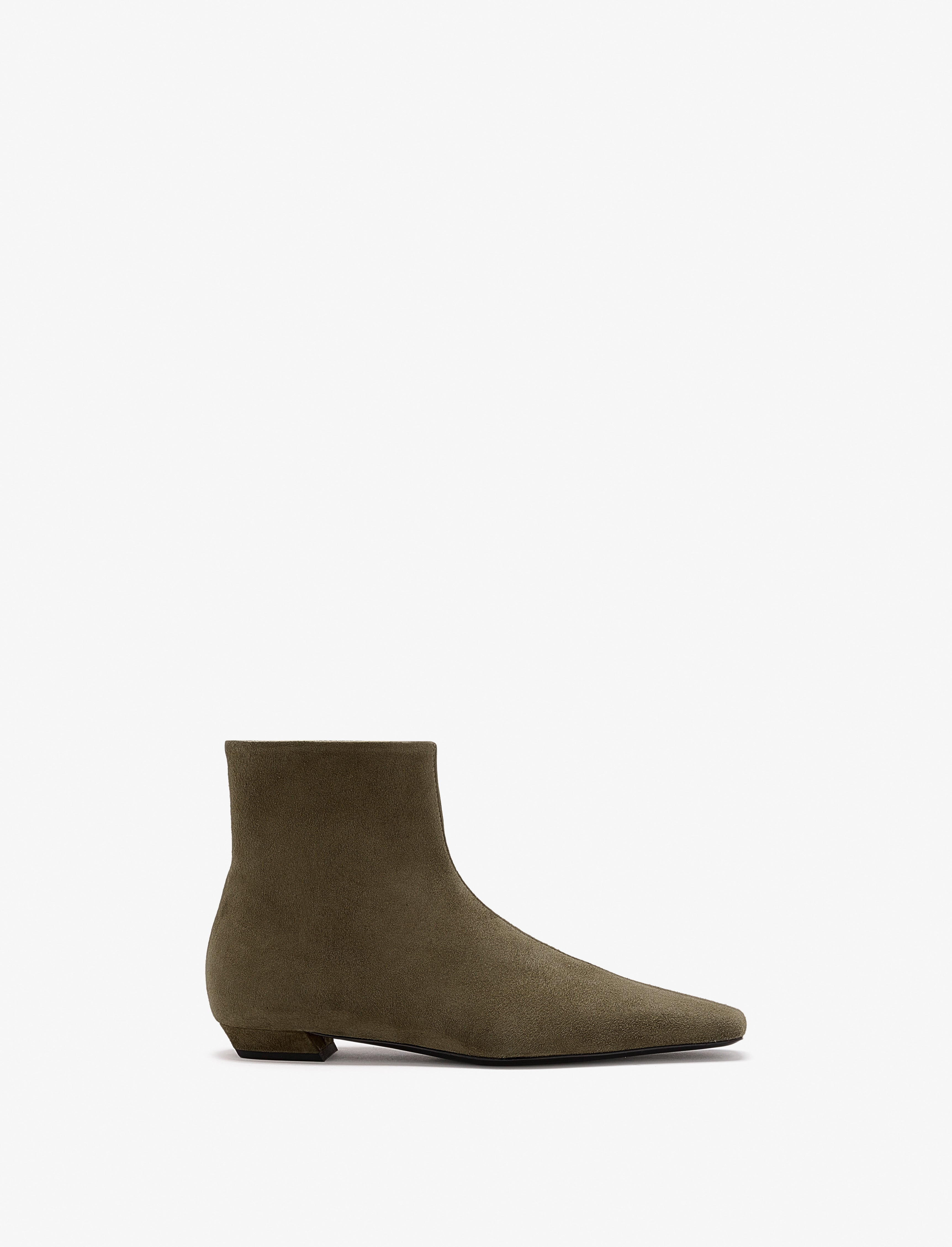 Trap Flat Ankle Boots in Kidsuede - 1