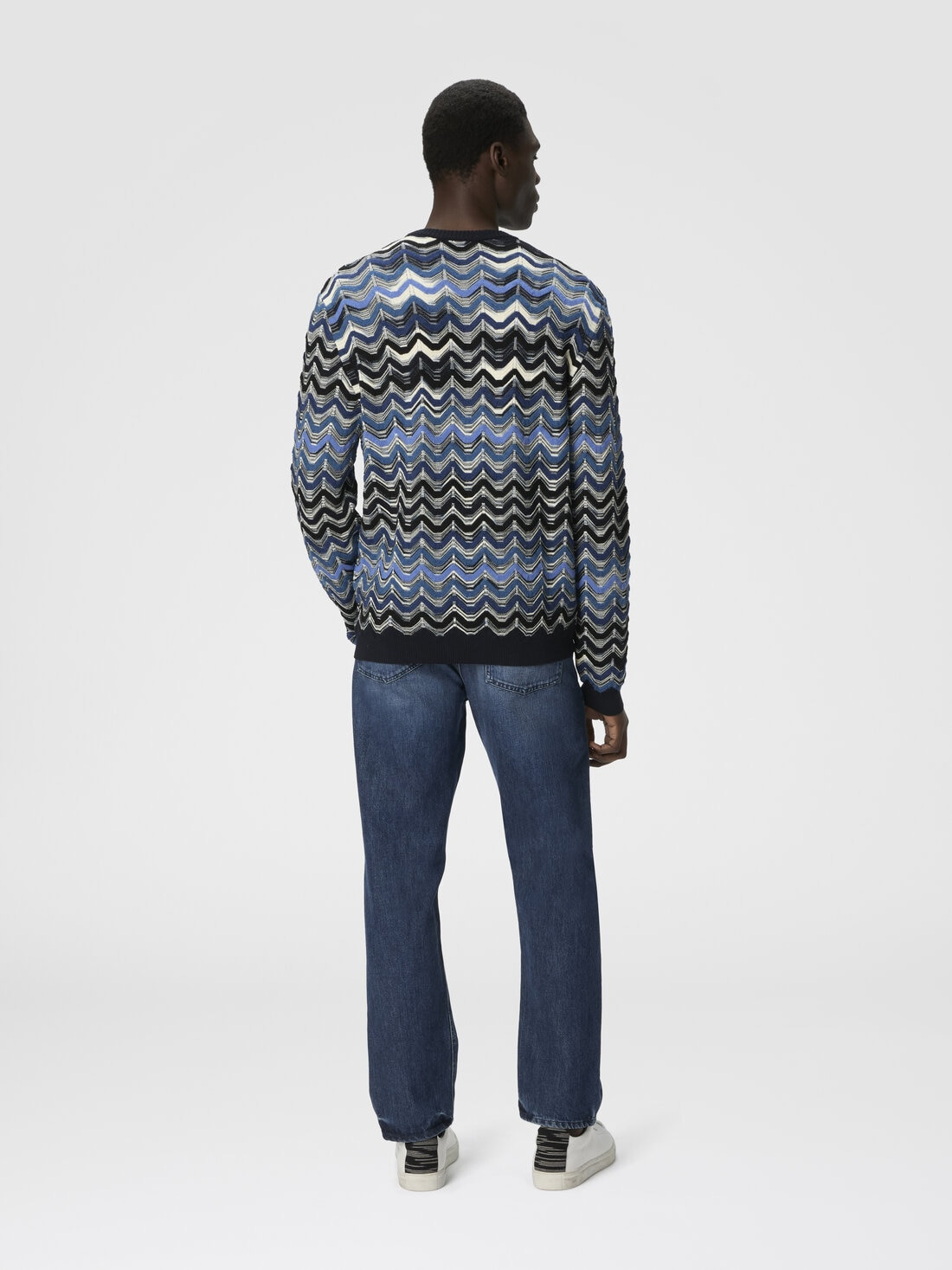 Crew Neck Sweater with Geometric Zigzag Pattern - 3