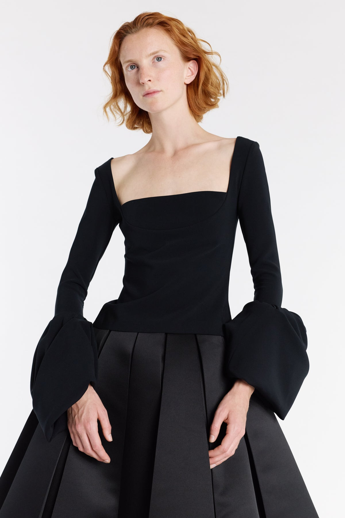 TOP WITH SQUARE DECOLLETE AND PUFF CUFFS BLACK - 7