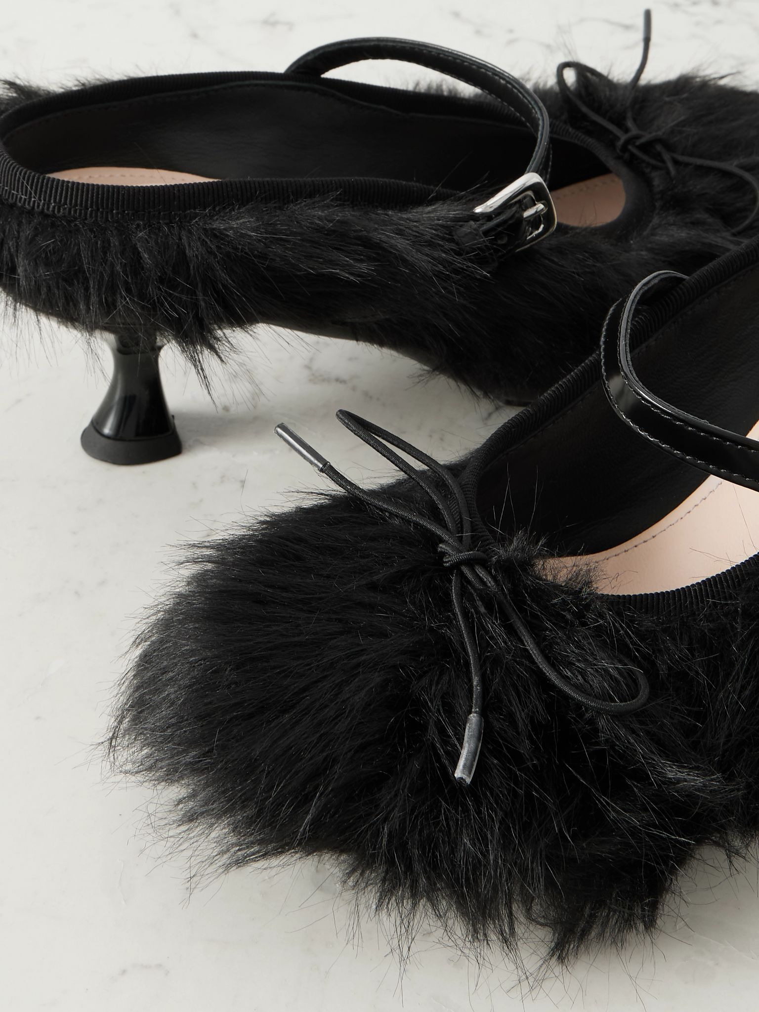 Leather-trimmed plush pumps Black - 4