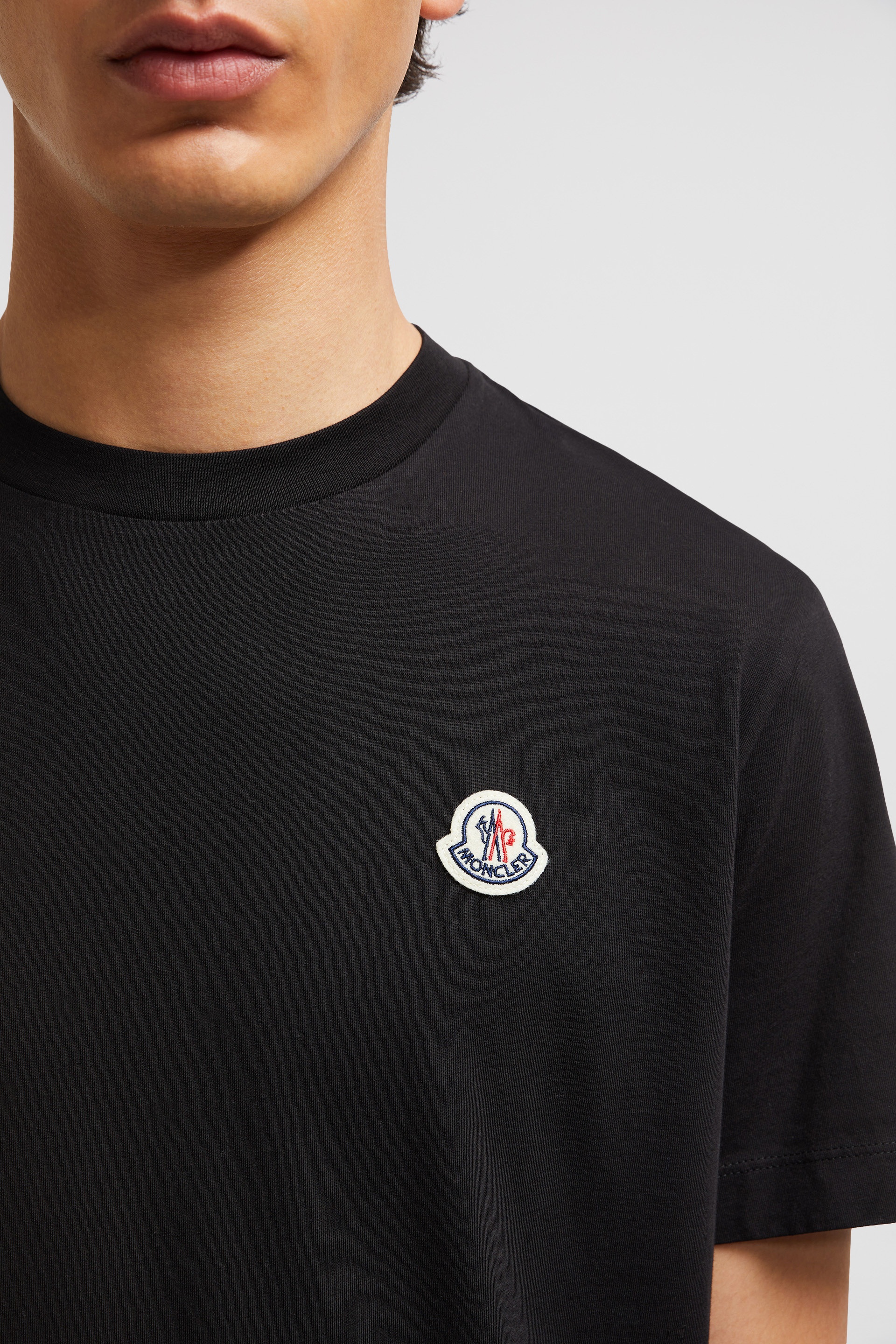 【送関込】MONCLER☆Logo patch t-shirt (pack of three) Moncler Men's 3-Pack Logo Patch Cotton T-Shirts | Neiman Marcus
