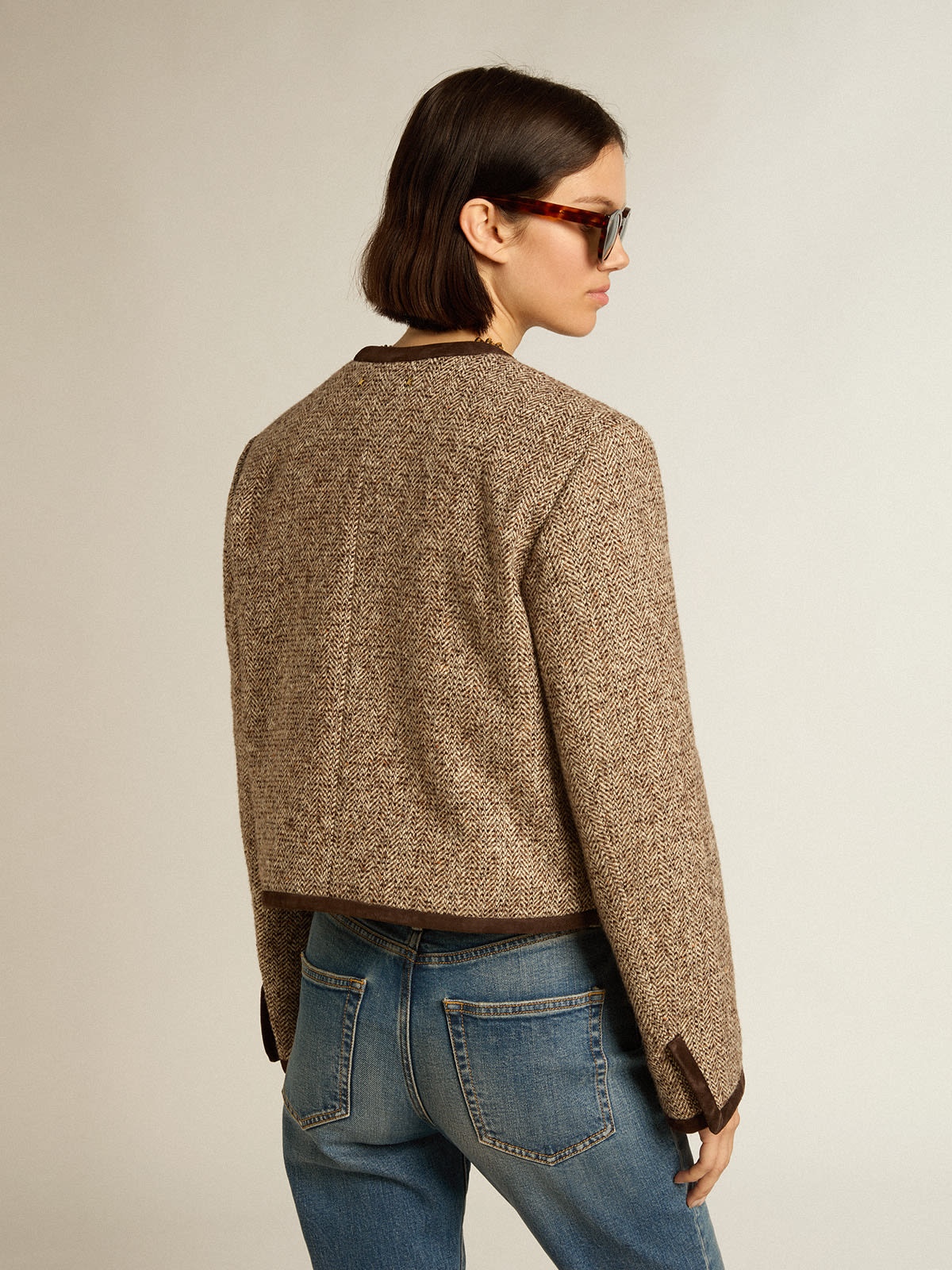 Brown cropped jacket with button fastening - 4