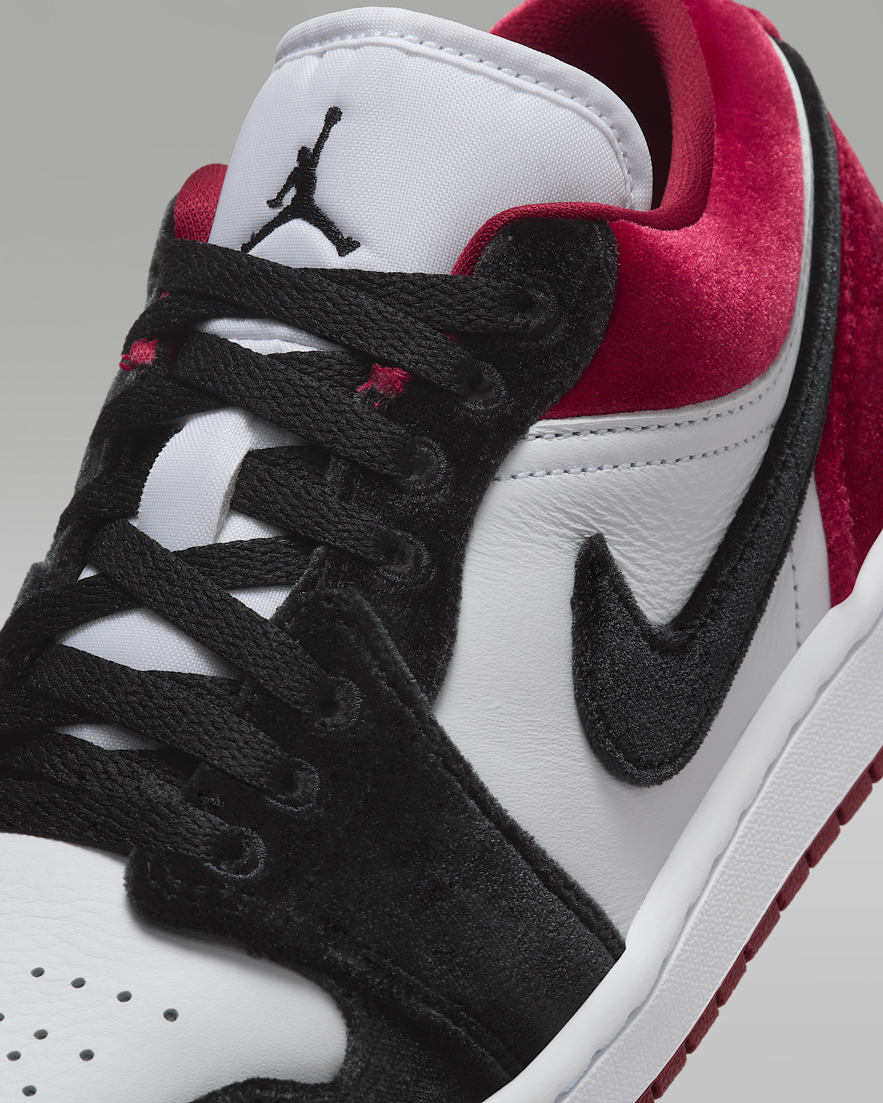 Air Jordan 1 Low SE Women's Shoes - 7