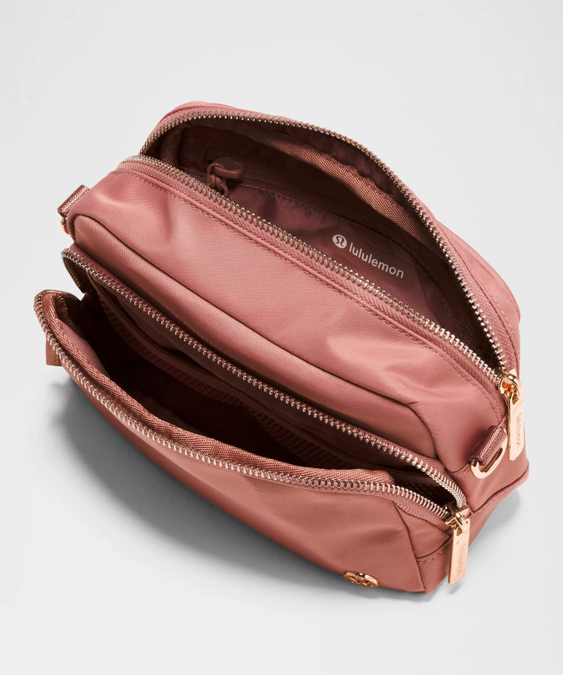 Everywhere Crossbody Bag 2L *Metal Hardware 4