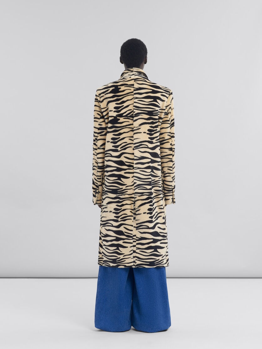 DOUBLE BREASTED TIGER PRINT SHEARLING COAT - 3