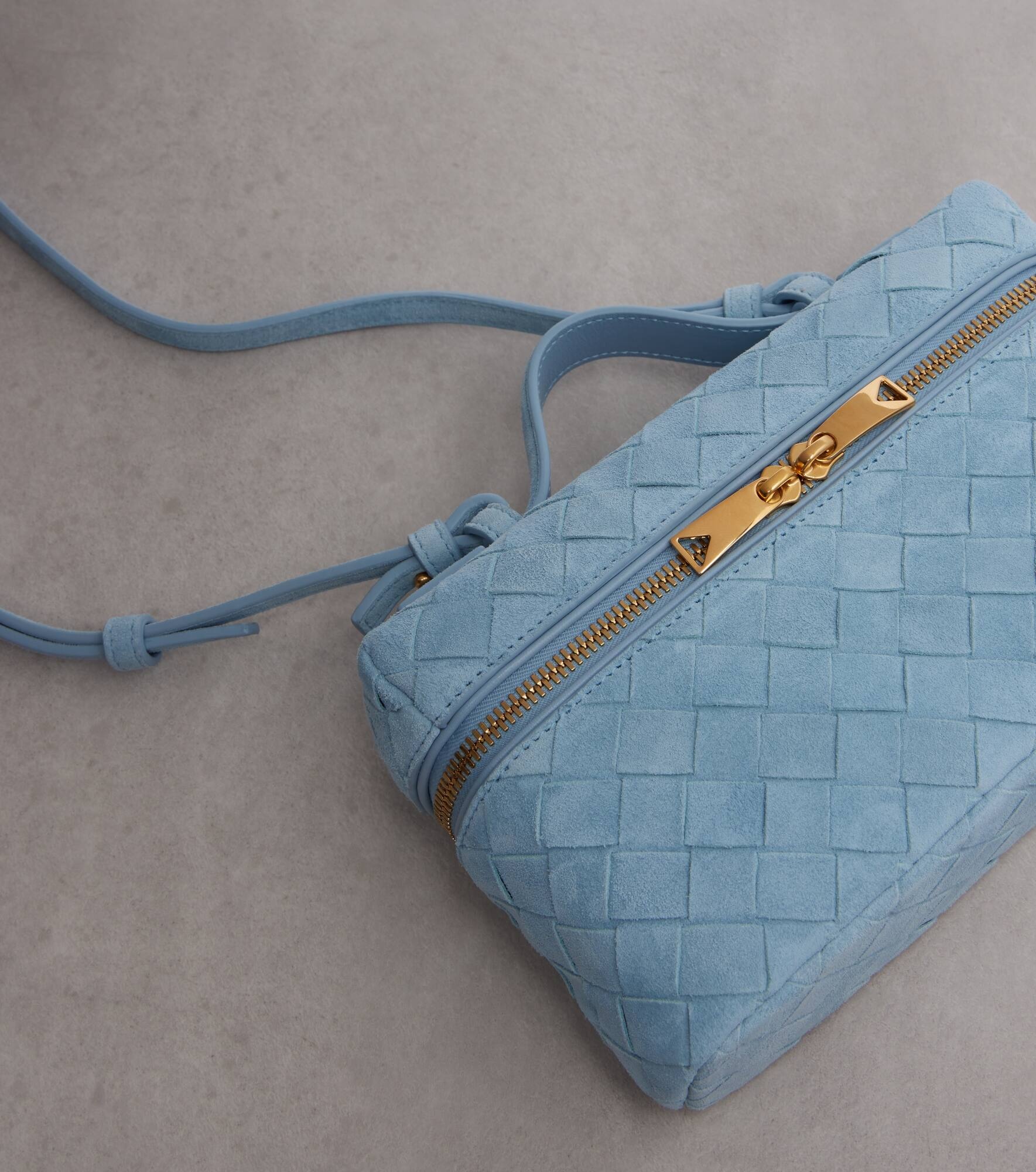 Bang Bang Intrecciato suede vanity bag - 6