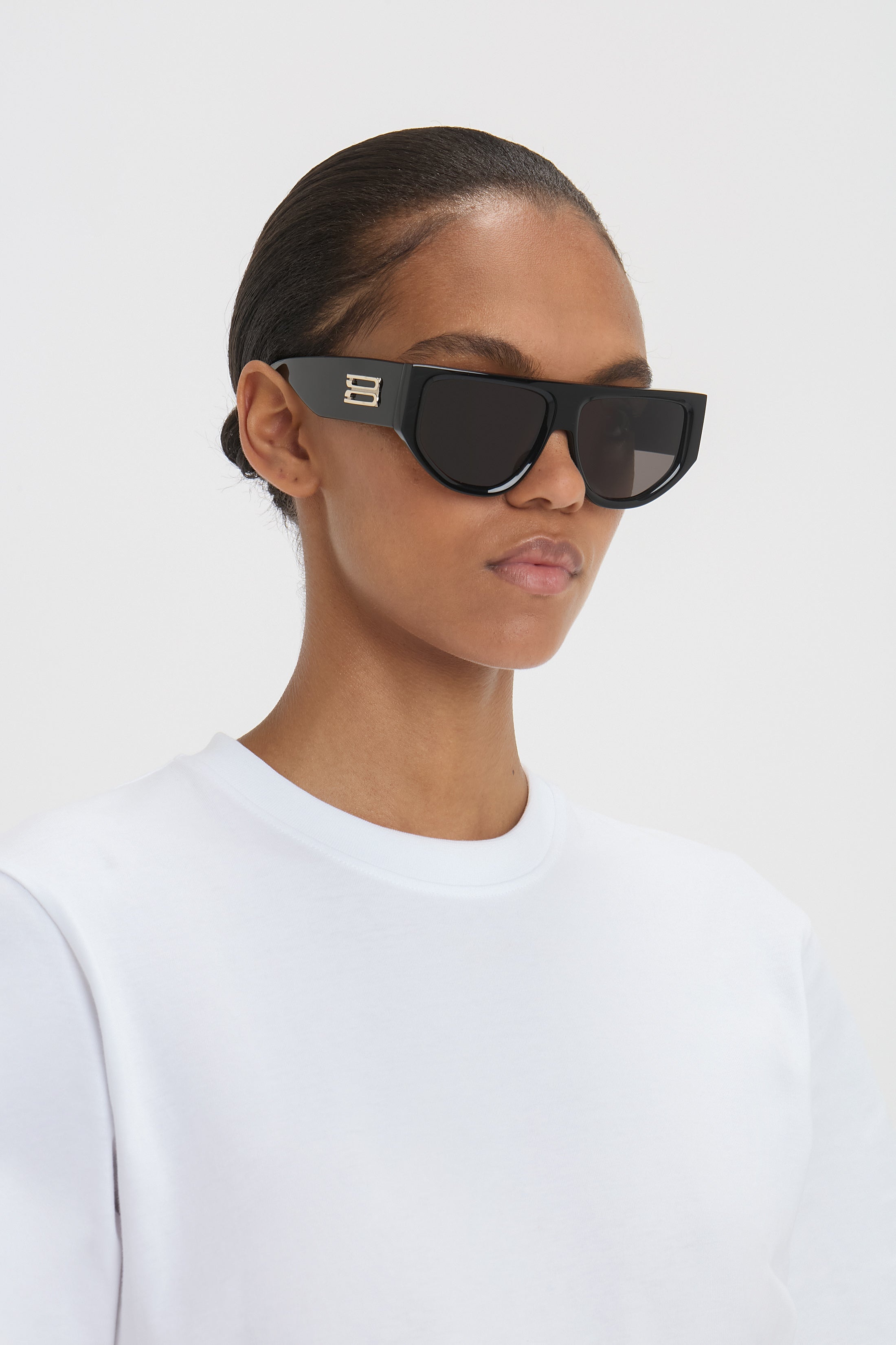 B Frame Logo Sunglasses In Black - 7