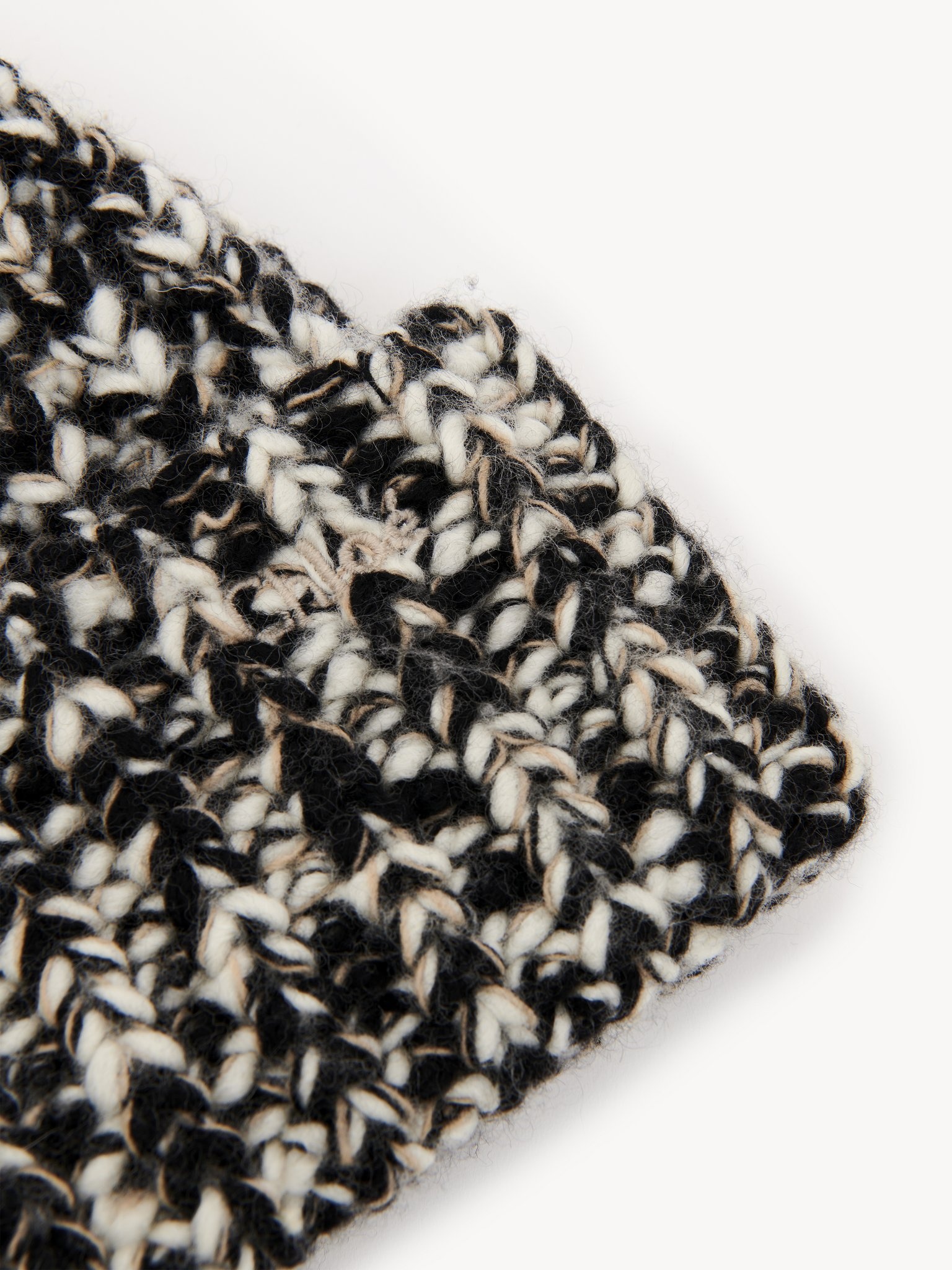 KNITTED BEANIE - 3
