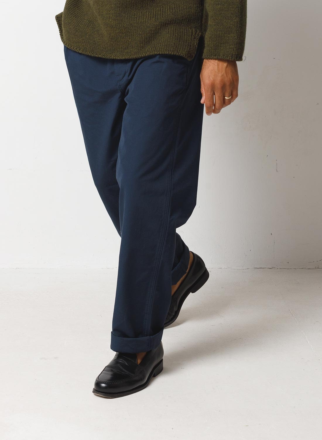 Pleated Chino Ripstop in Black Navy - 3