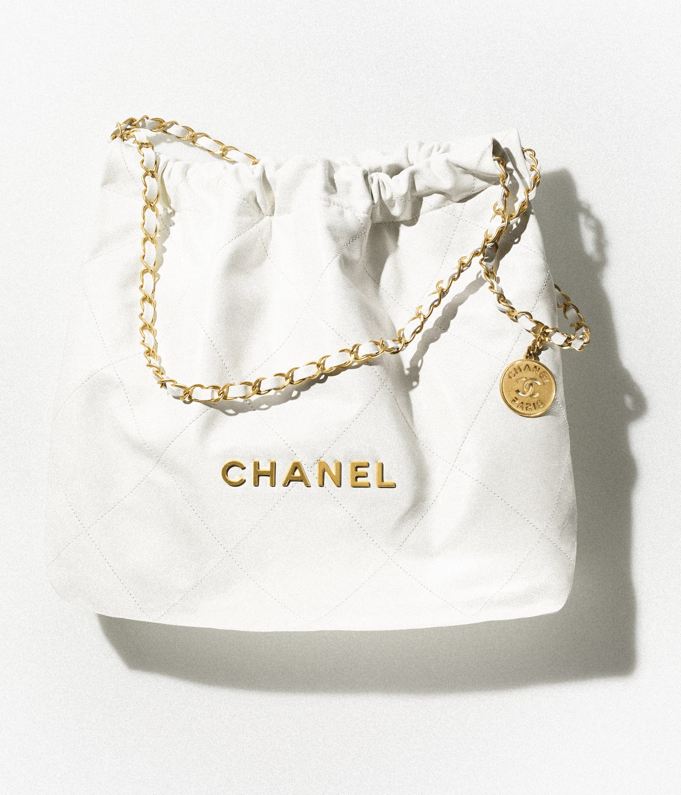 CHANEL 22 Handbag - 1