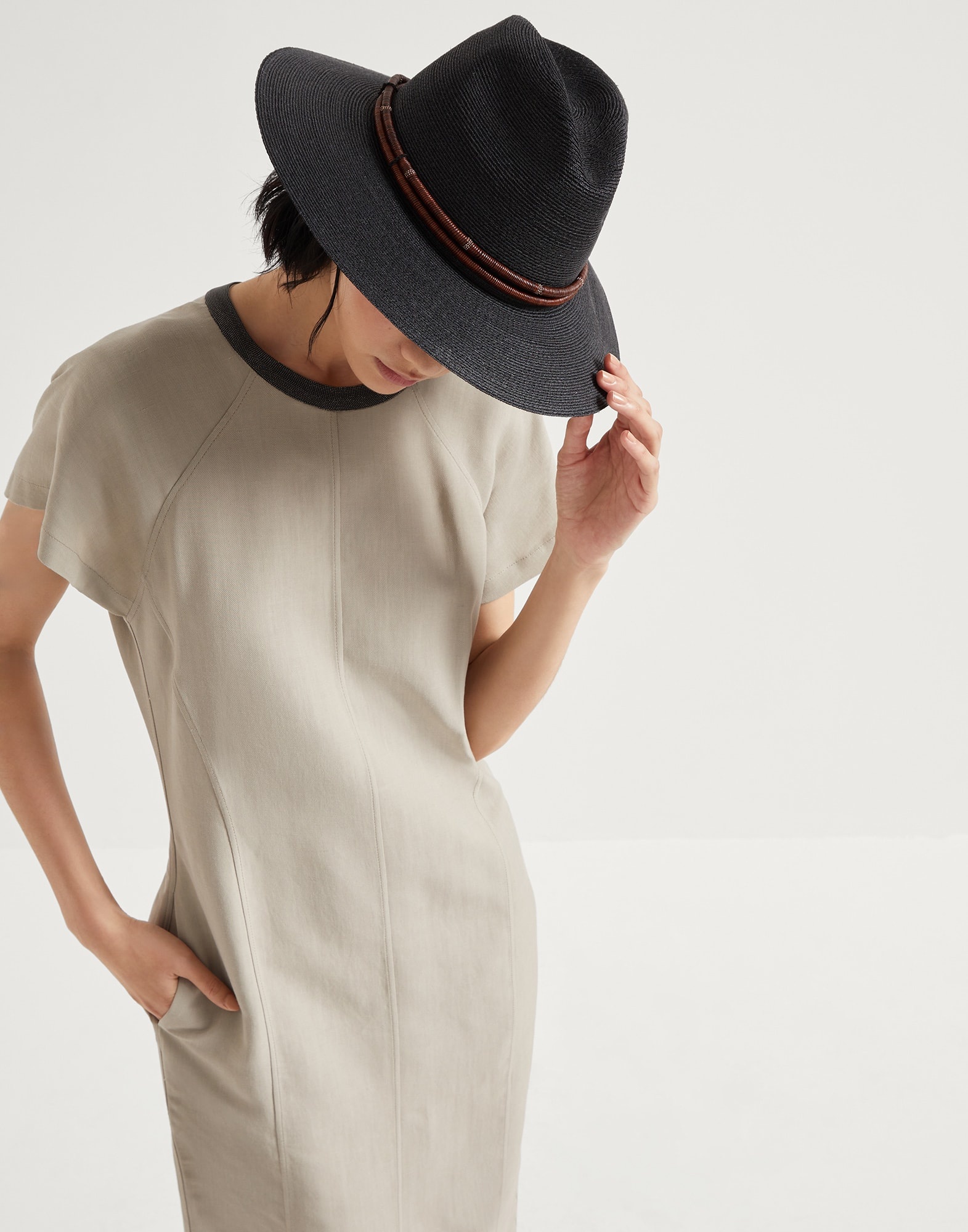 Viscose and linen fluid twill dress with precious collar - 4