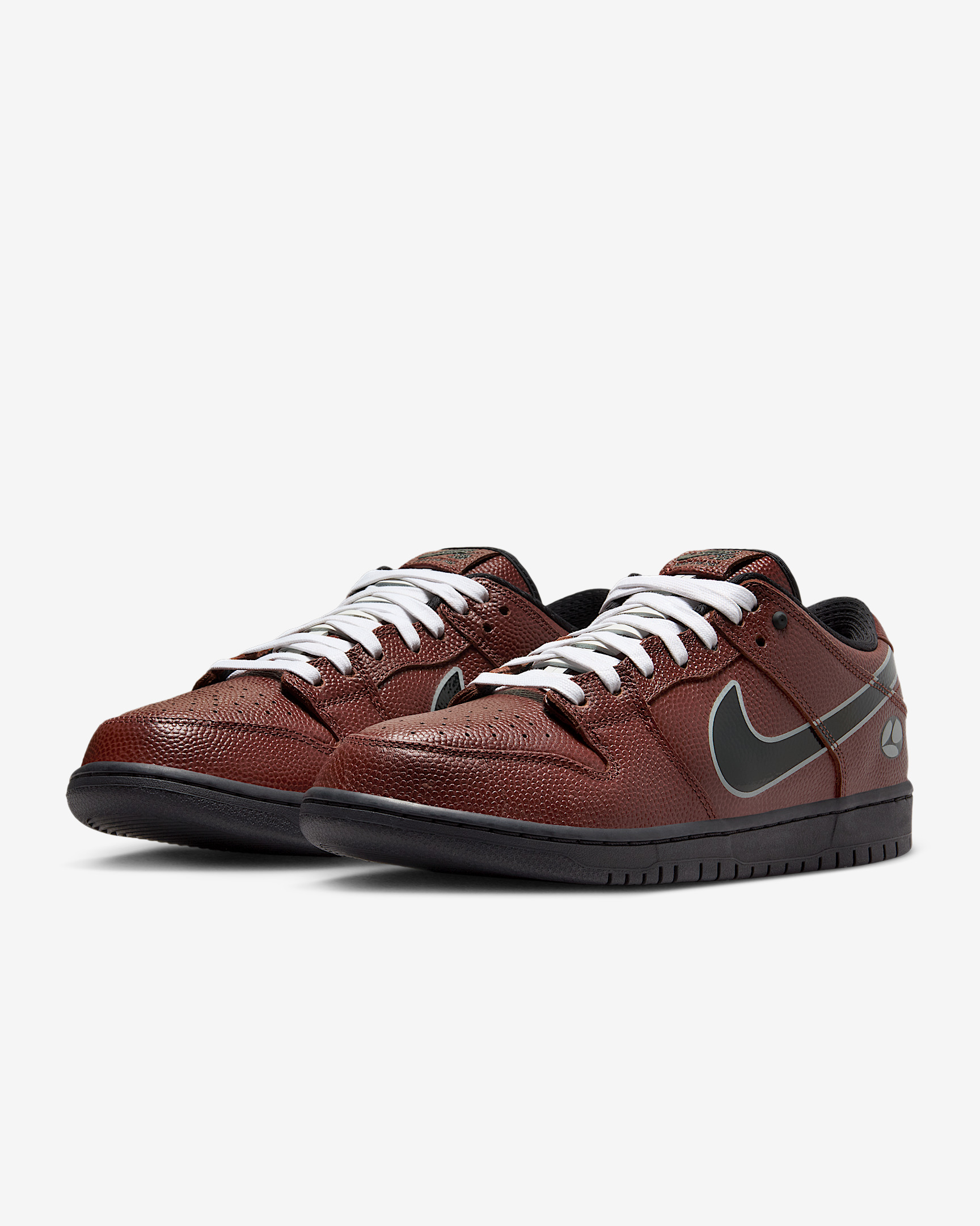 Nike SB Dunk Low Pro Skate Shoes - 5