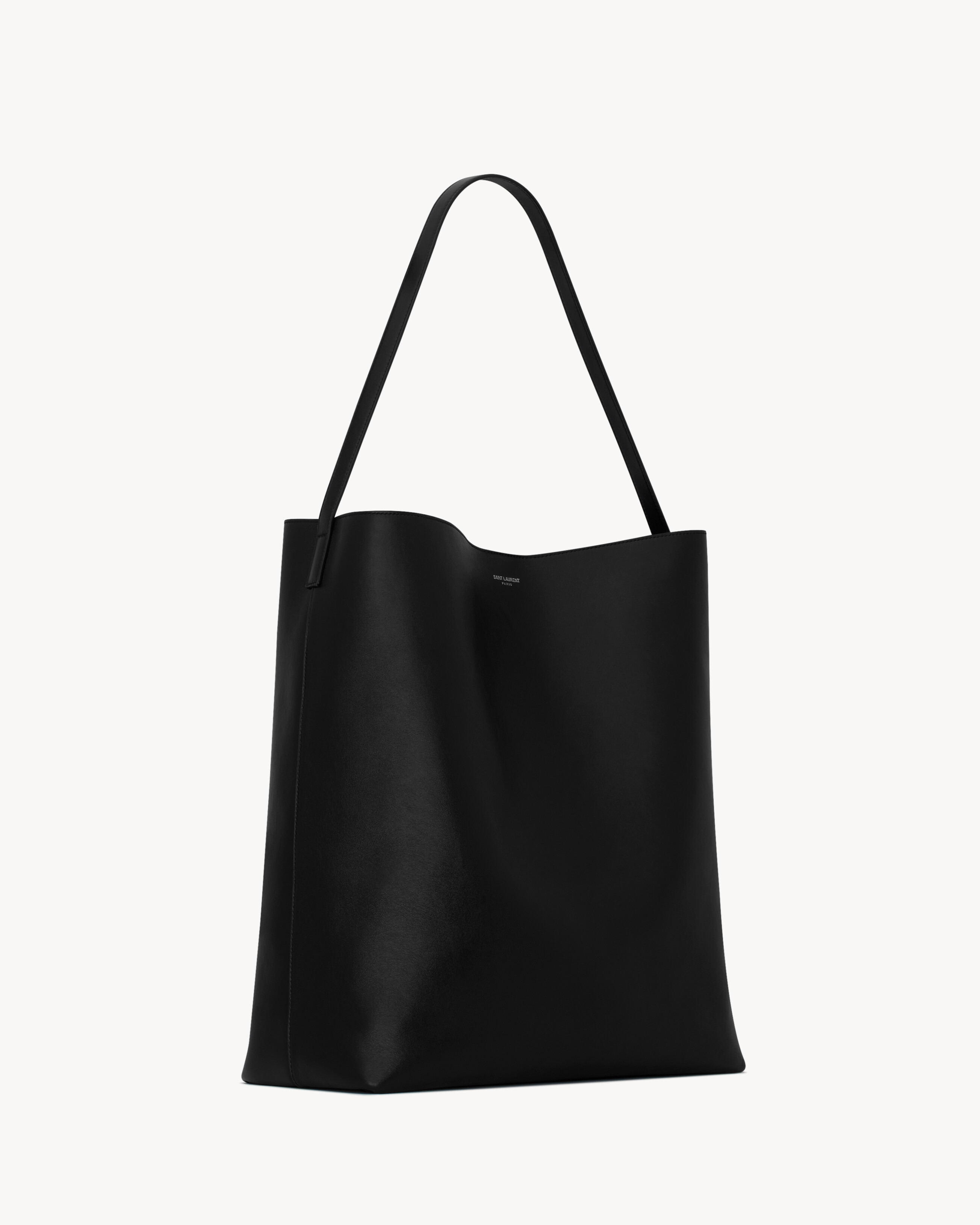 BOLD HOBO BAG IN SMOOTH LEATHER - 5