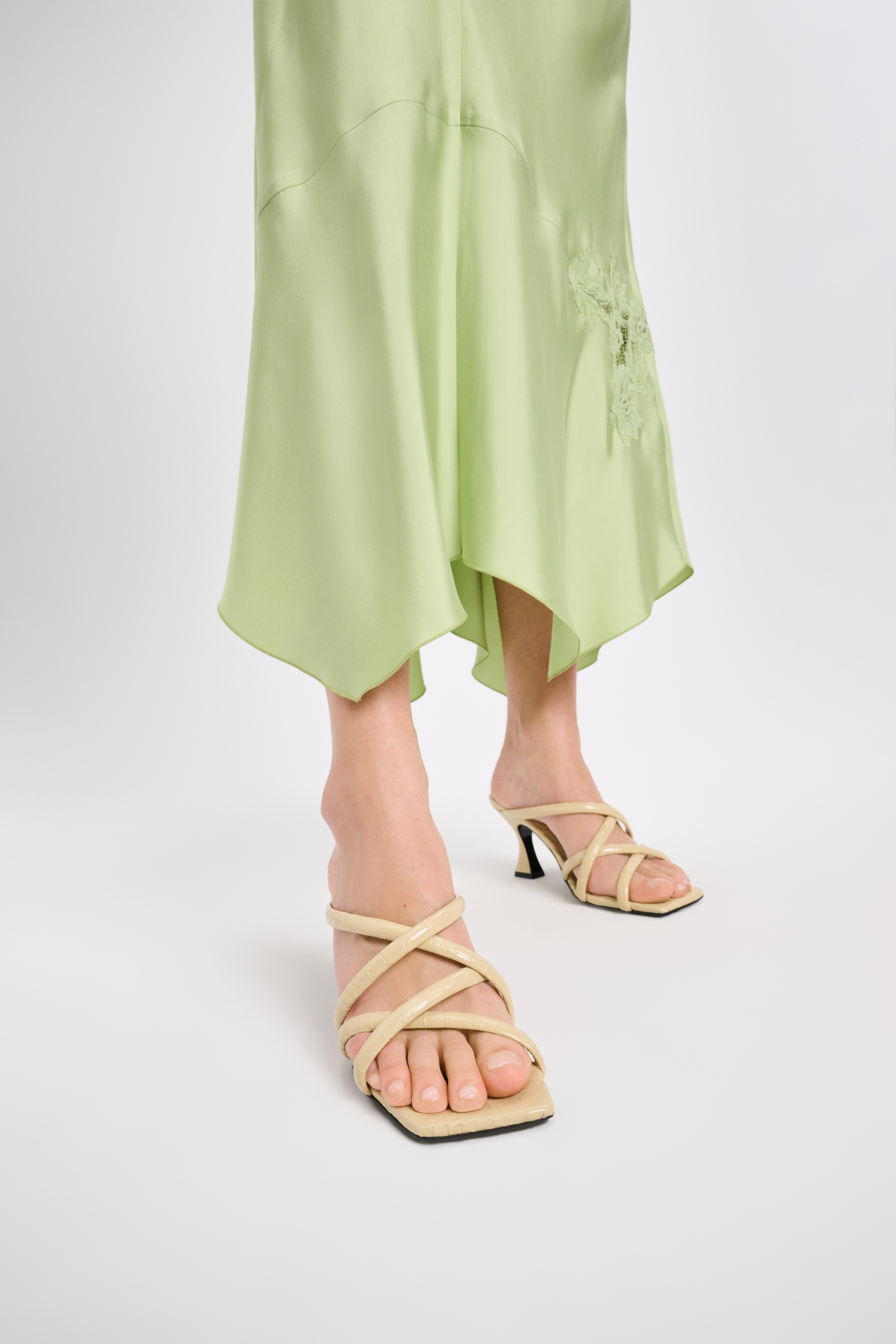 EXOTIC SHINE heeled sandal - 2