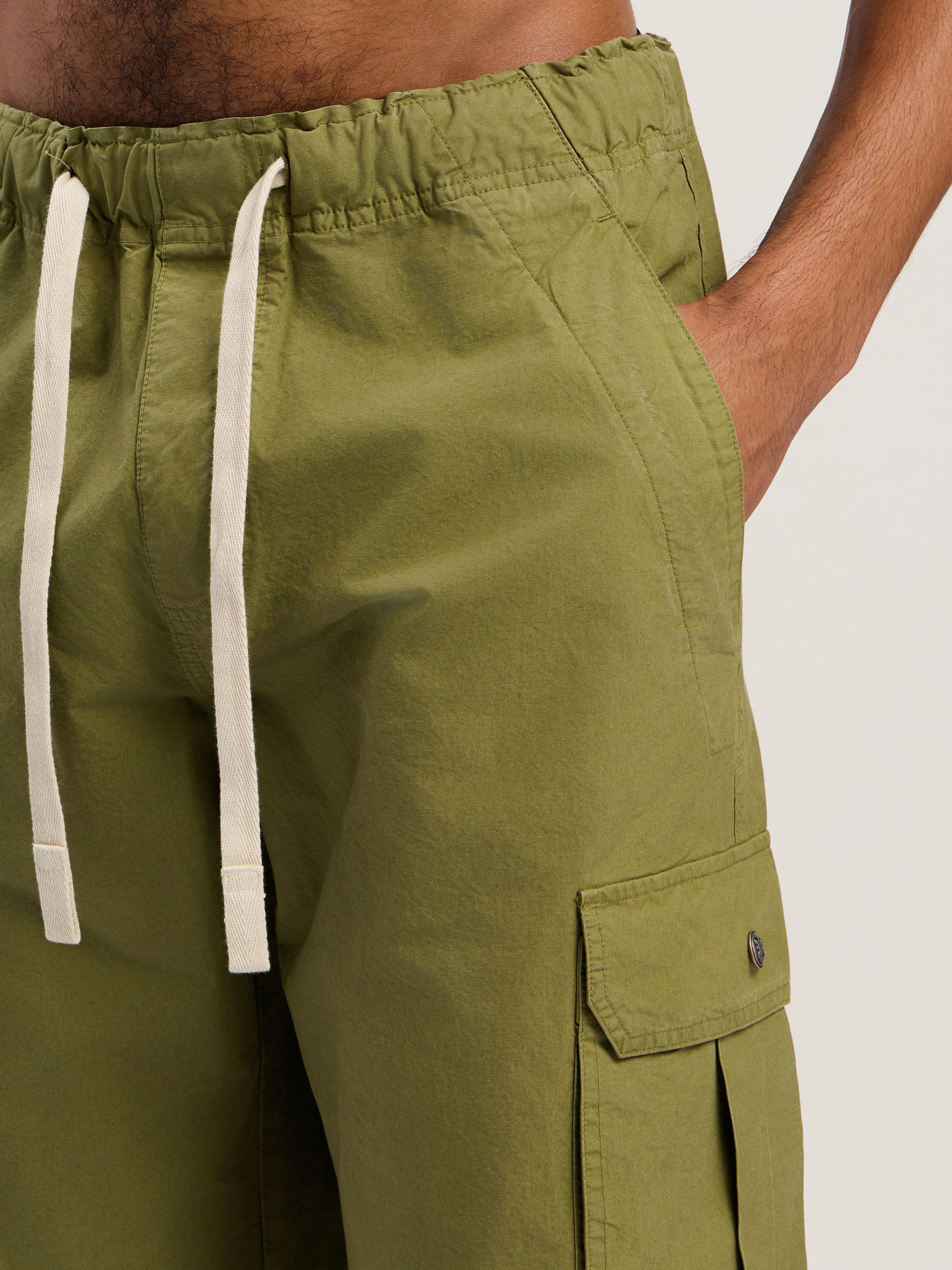 Curved Logo Cargo Pants - 6
