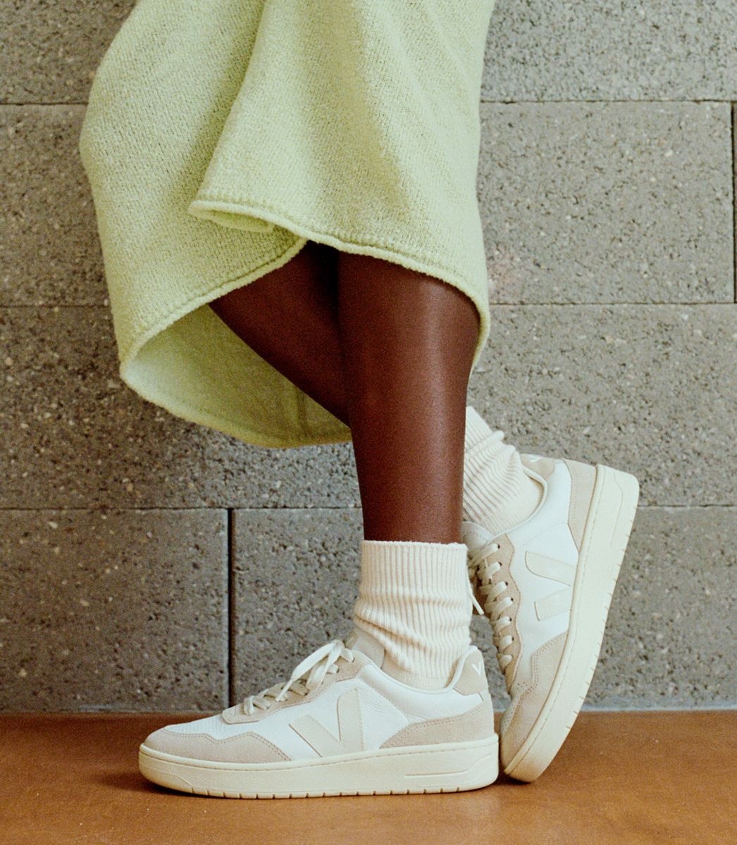 VEJA V-10 B-MESH WHITE NATURAL PIERRE | REVERSIBLE