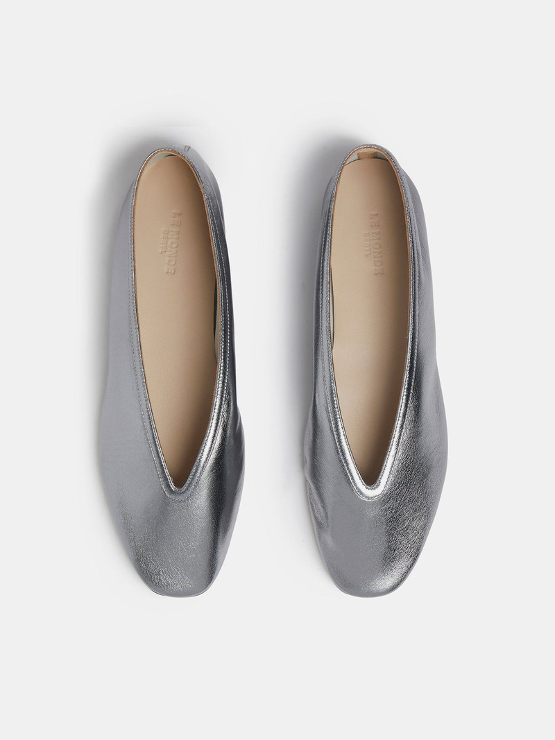LE MONDE BÉRYL Luna Slipper / Silver Leather outlook