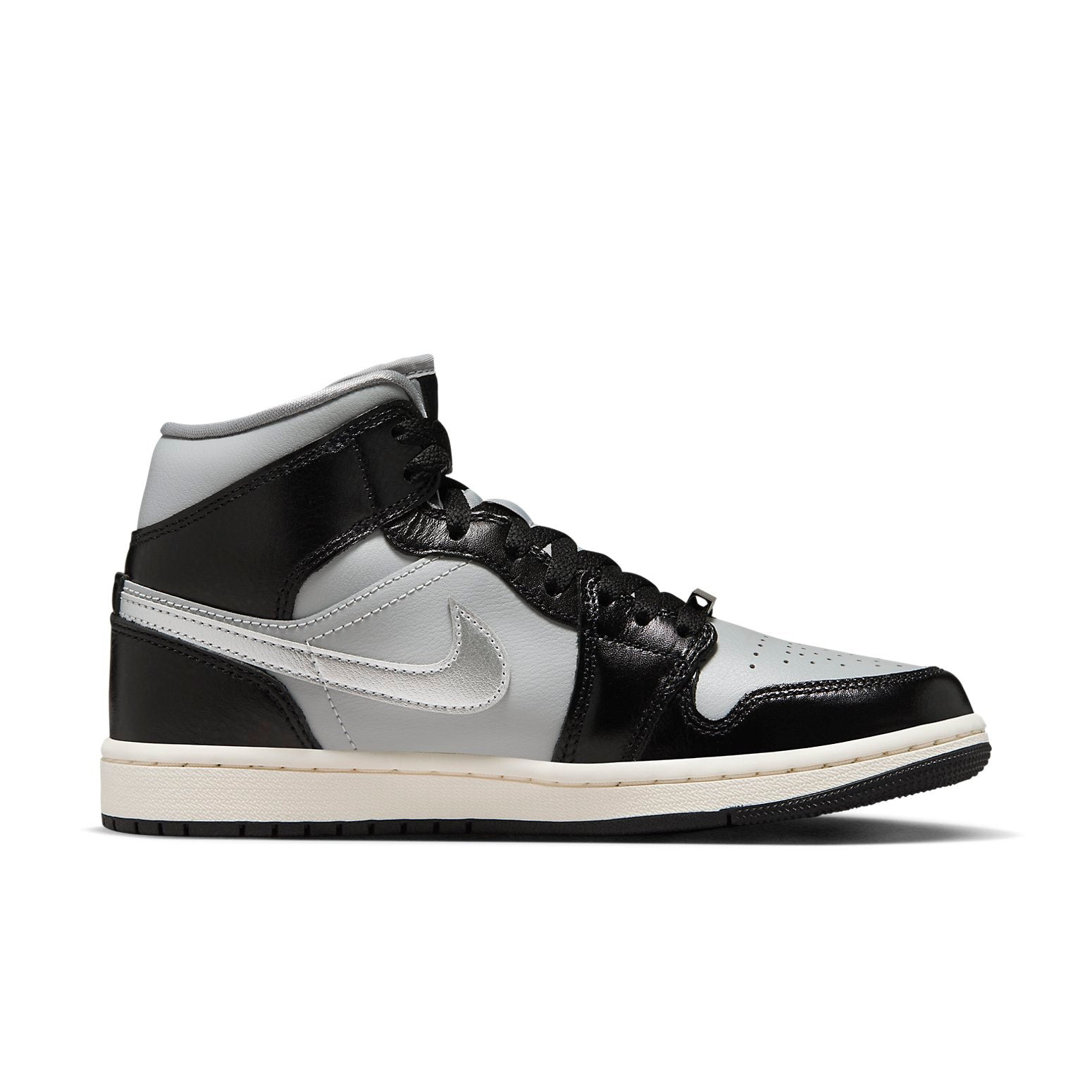 (WMNS) Air Jordan 1 Mid SE 'Black Chrome' FB9892-002 - 2