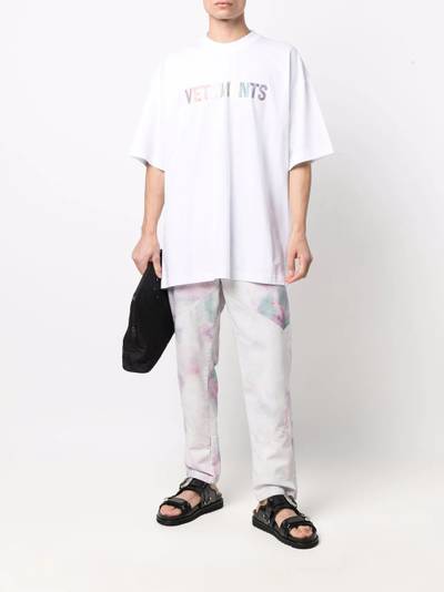 VETEMENTS logo-print short-sleeved T-shirt outlook