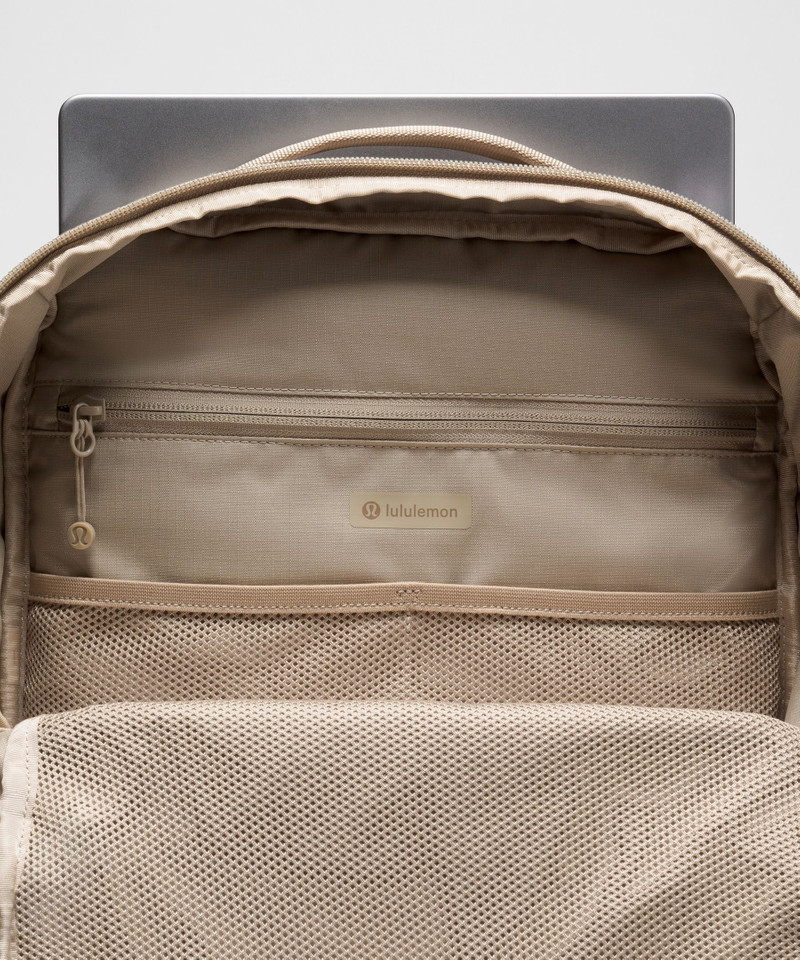 Triple-Zip Backpack 28L *Tech Canvas 5