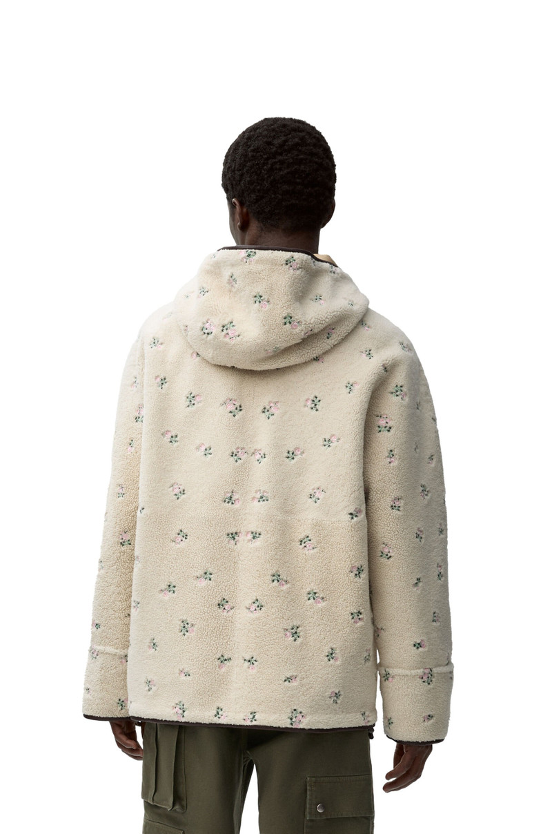 Hooded jacket in shearling 4