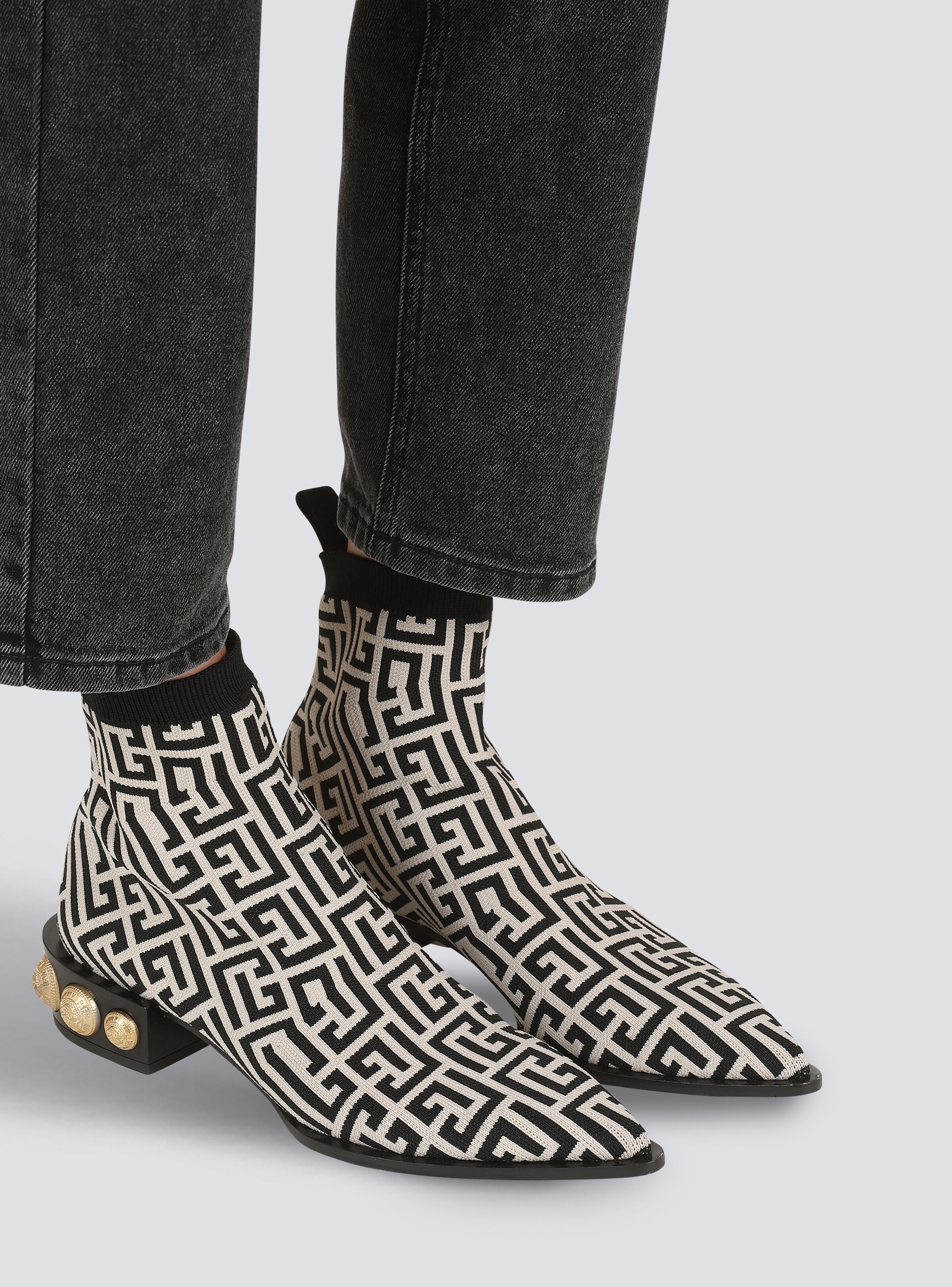 Bicolor stretch knit Coin ankle boots - 7