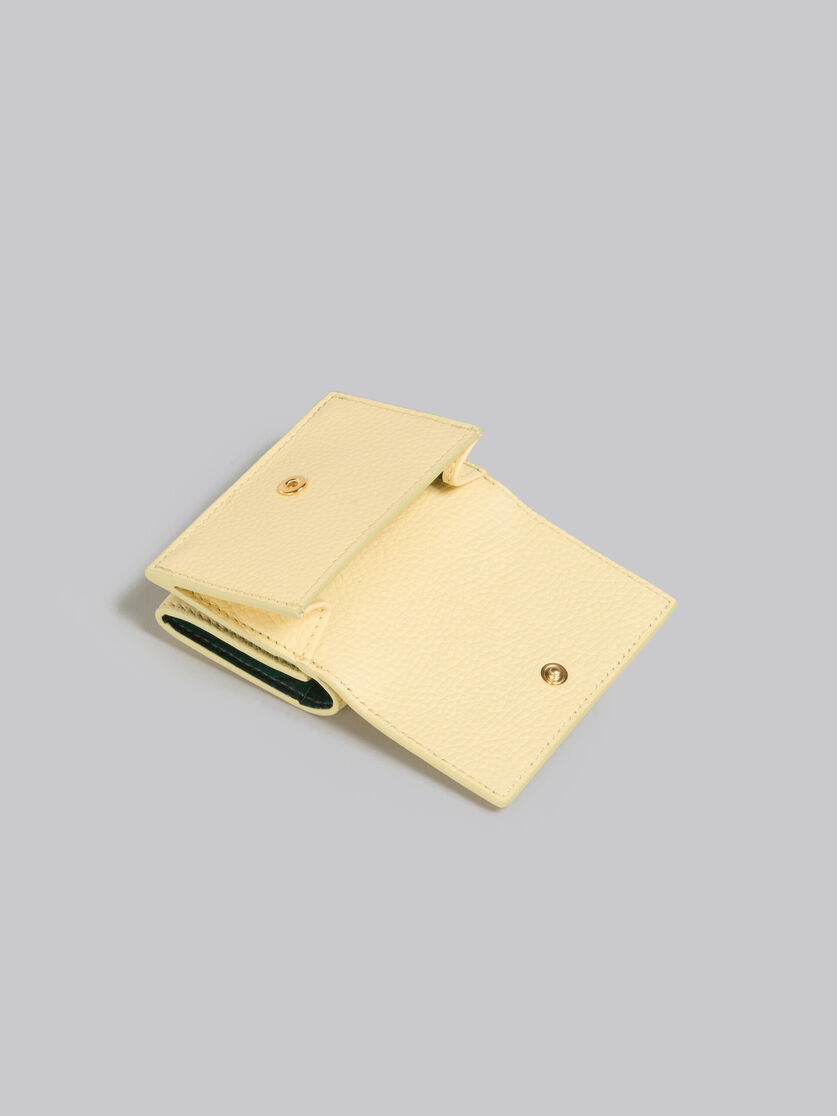 LIGHT YELLOW LEATHER TRIFOLD VENICE WALLET WITH MARBLED INTERIOR - 5