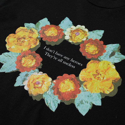 UNDERCOVER Undercover Roses Tee outlook