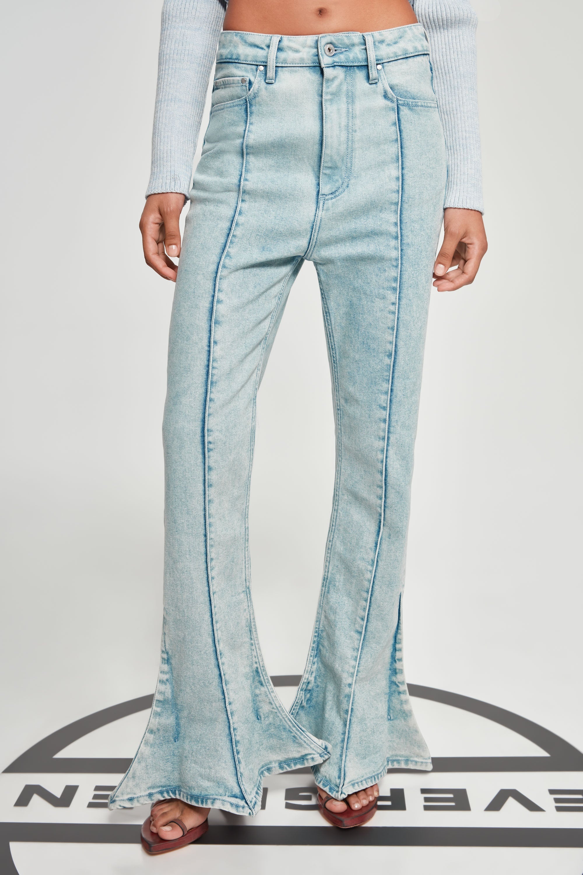 Classic Trumpet Jeans - 3