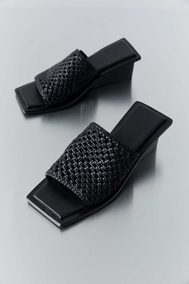 ST. AGNI 90s Macrame Wedge Heel - Black outlook