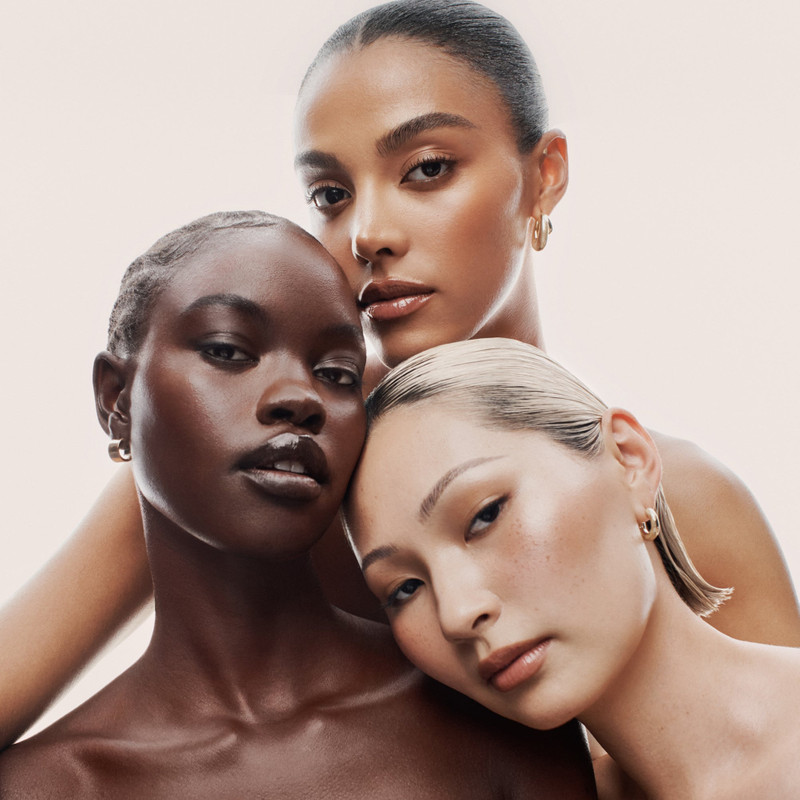 Mini Major Skin Hydra-Luxe Luminous Foundation 9