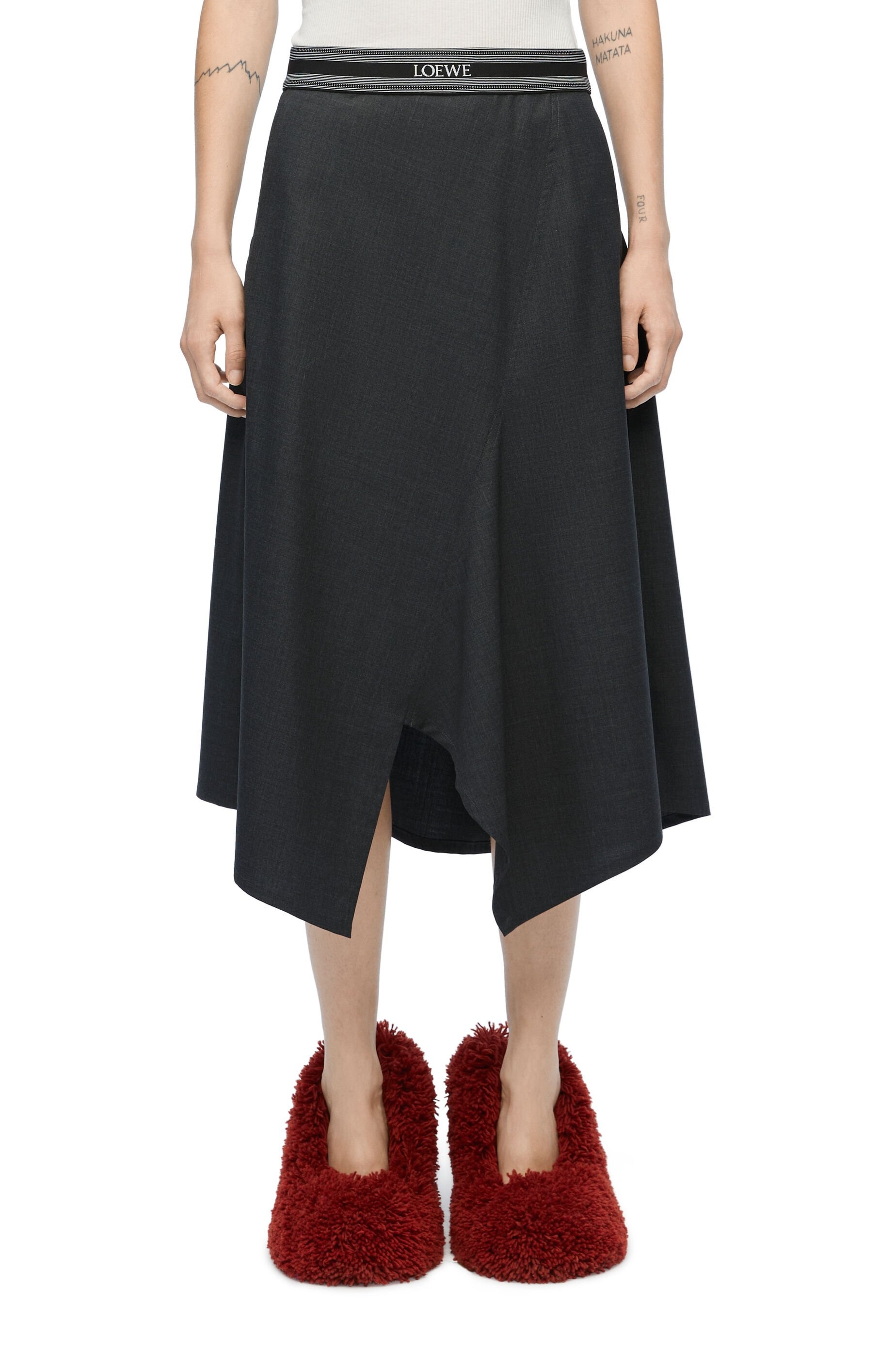 Asymmetric skirt in wool - 3