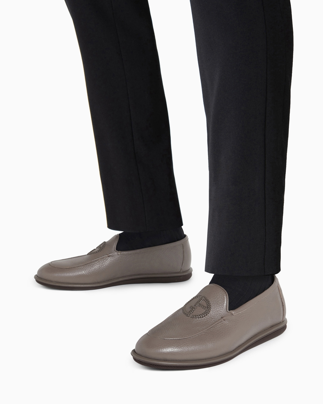 Deerskin loafers with embroidered logo - 7