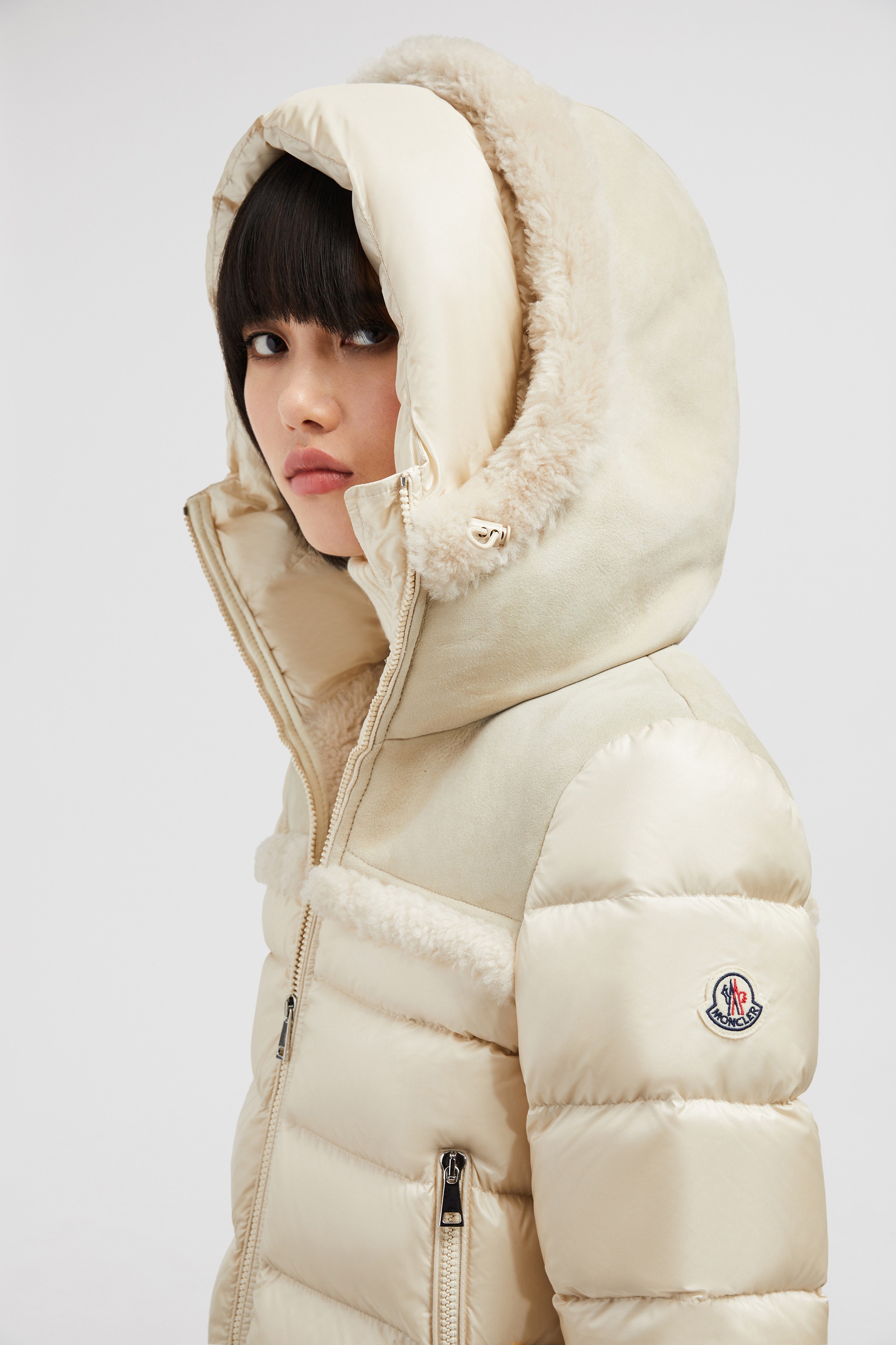 ジャケット MONCLER Woman Jacket White K10981A00019597X6 04A Moncler Women's Maire Short Down Jacket Glossy Off White