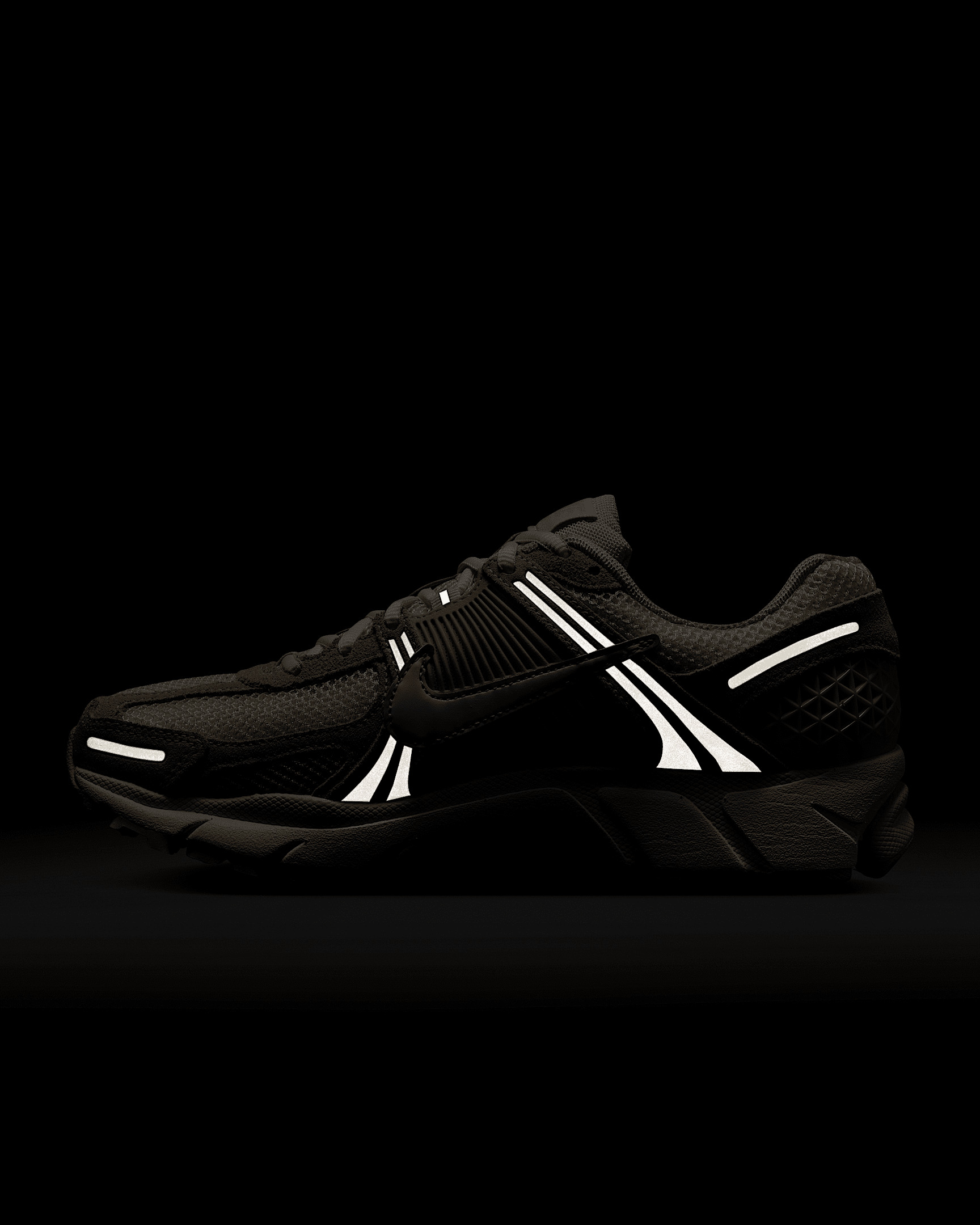 Nike Zoom Vomero 5 Women's Shoe - 12