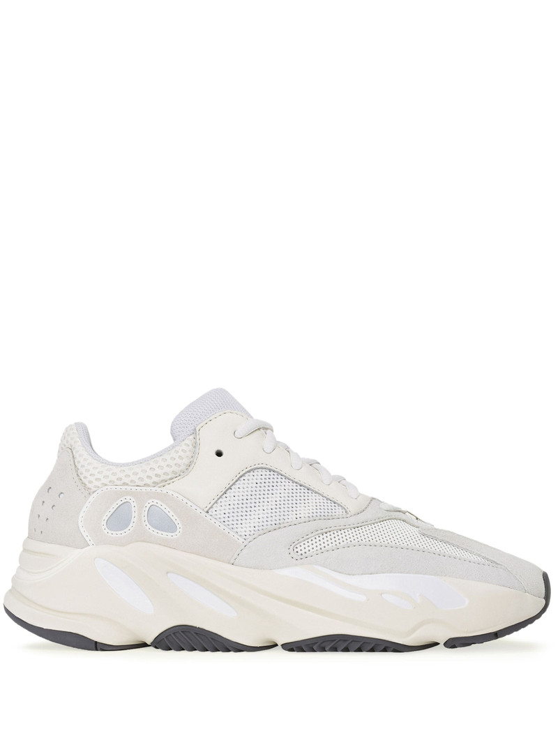 ADIDAS YEEZY BOOST 700 블로그 - 1