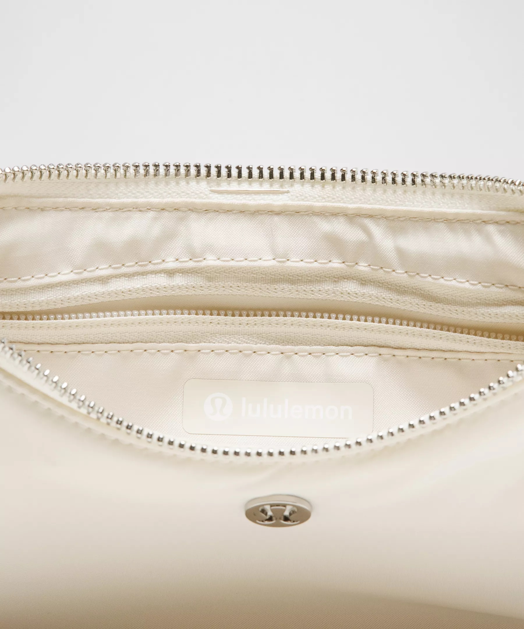 City Essentials Mini Shoulder Bag 1L - 5